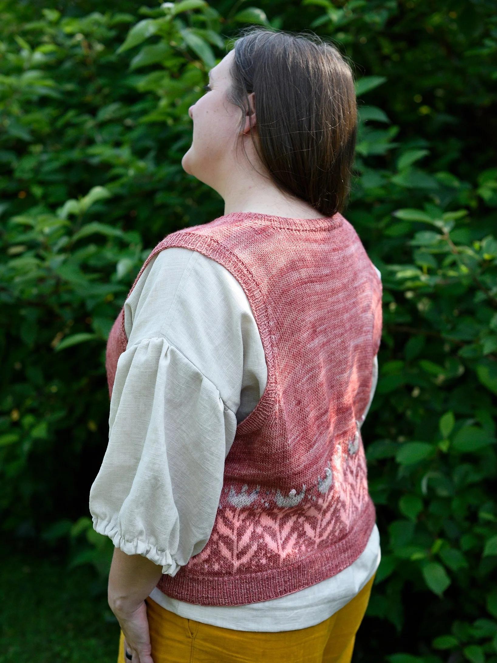 Allikko Vest - one more time 🎻

Just a gentle reminder that today is the last day of the introductory discount for this little vest pattern! With code ALLIKKO you will get 15% off until the end of today, July 17th! 

Same code works on my website an