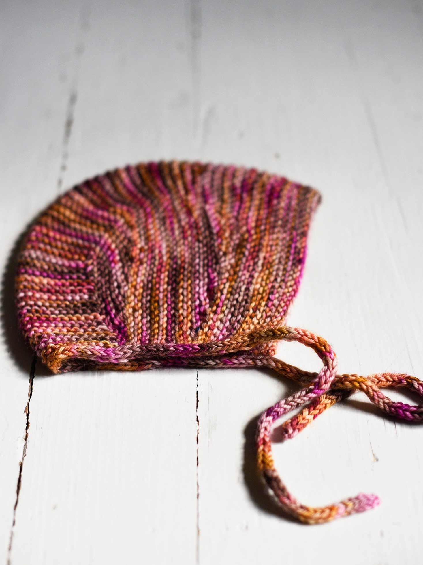 There&rsquo;s a new niece in the family ❤️ And that means that I of course had to knit a new baby bonnet 😻

You might think this is the same as my Bits + Pieces bonnet, but nope! I wanted to design a new one 💖

This Rosie Bonnet is knitted with DK 