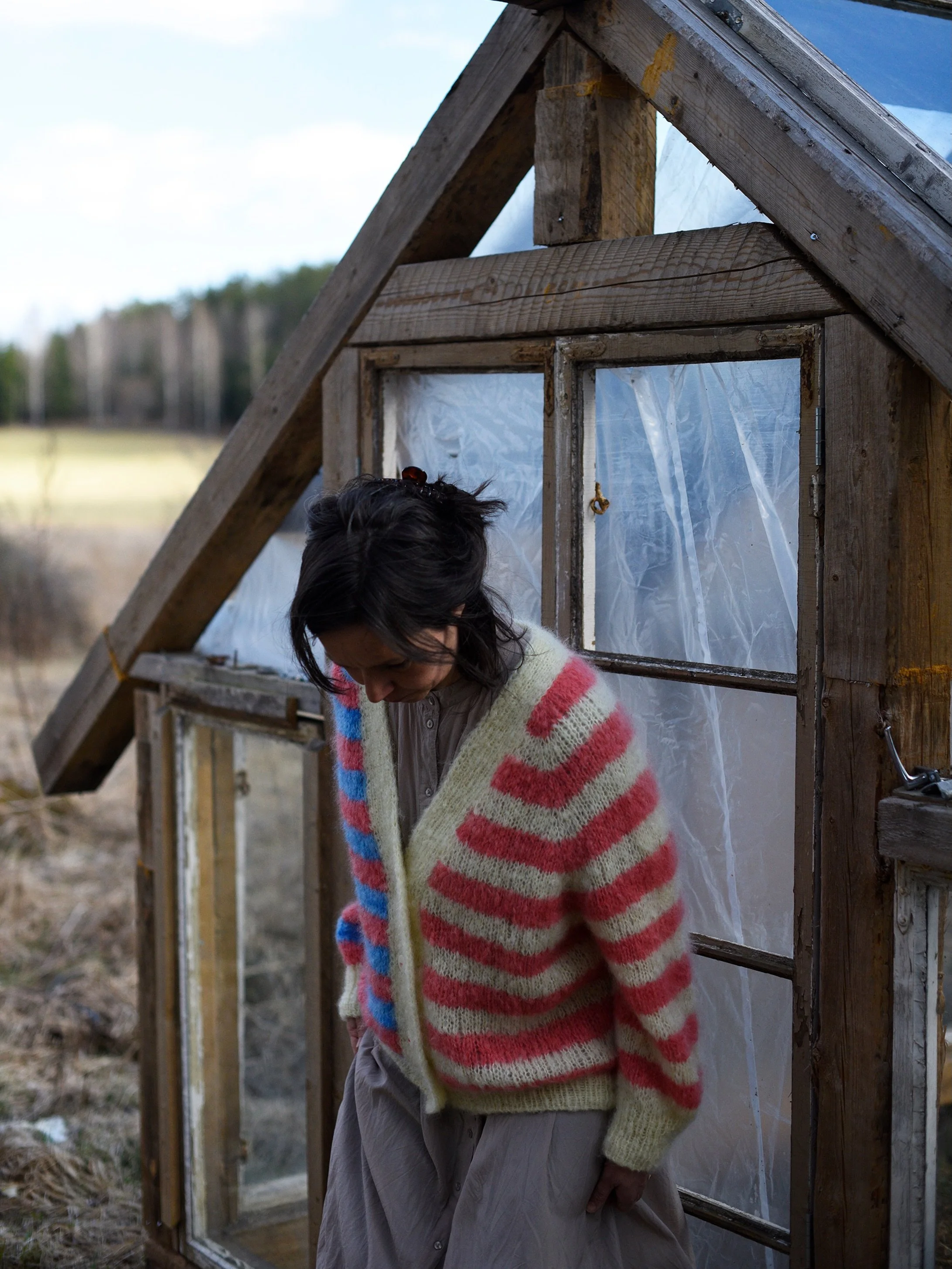Emma Cardigan coming soon ✨

Chunky mohair, fun stripes and a bit of intarsia 🥰🙌 The perfect autumn knitting project 🍂

Pattern dropping on Friday ✨

#emmacardigan #veerav&auml;lim&auml;ki #rainknitweardesigns #modernknitting #knittingpattern