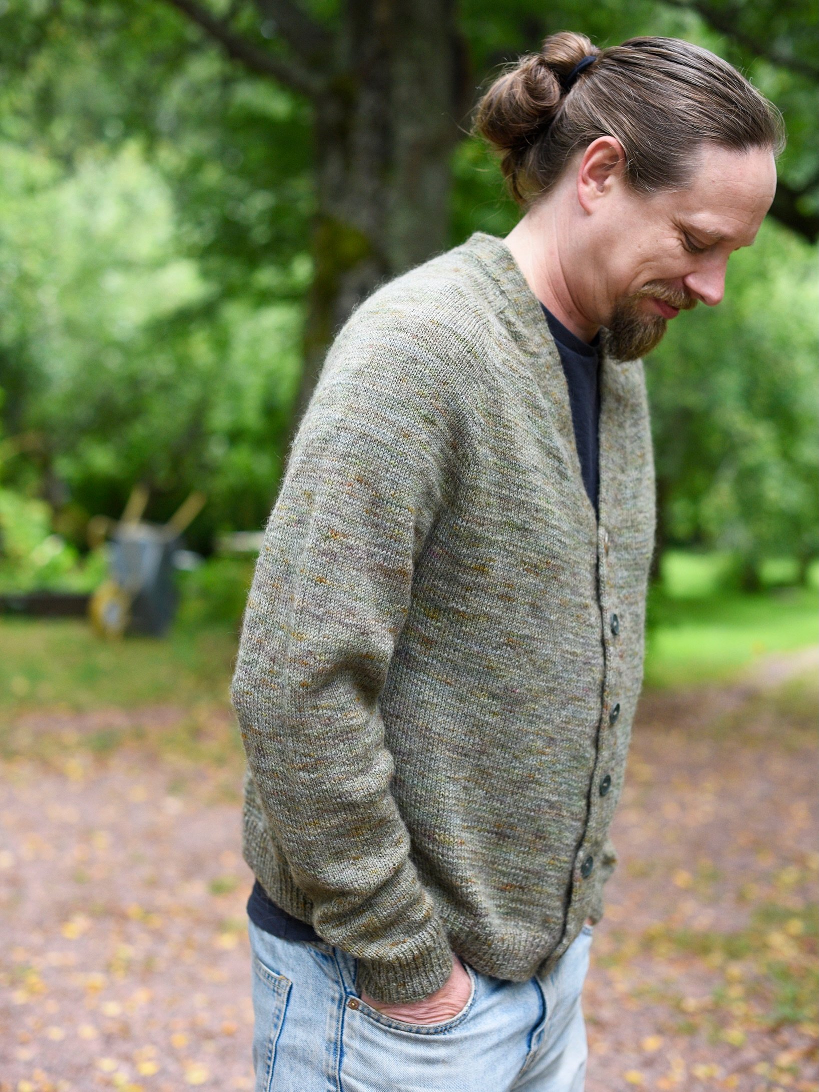 Nook Cardigan - pattern in the making!

There&rsquo;s a story behind this garment! 
I&rsquo;ve never knitted my husband a lightweight sweater. Somehow I&rsquo;ve always opted for at least a DK weight yarn. But he really wanted one.

So he went throug