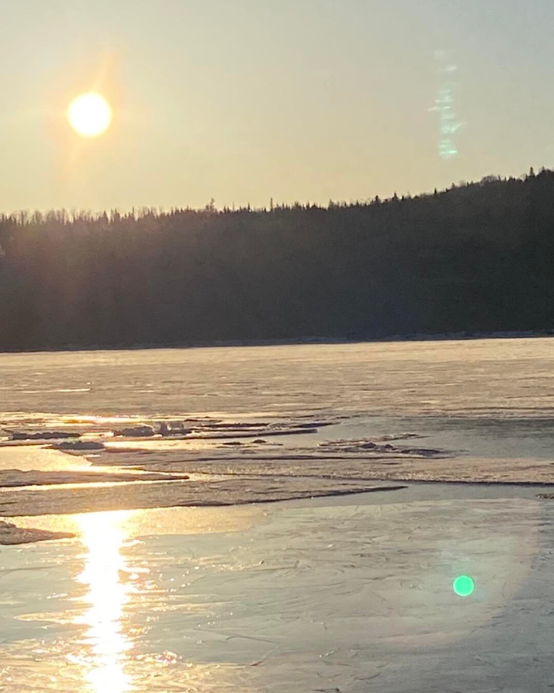 💐Happy Mother&rsquo; Day to all the Mom&rsquo;s out there 💐

So thankful to be looking at this fantastic view this morning and appreciating all who are around me💗. Spending today surrounded by love💗&hellip;&hellip;. And spring cleaning cabins 😂?