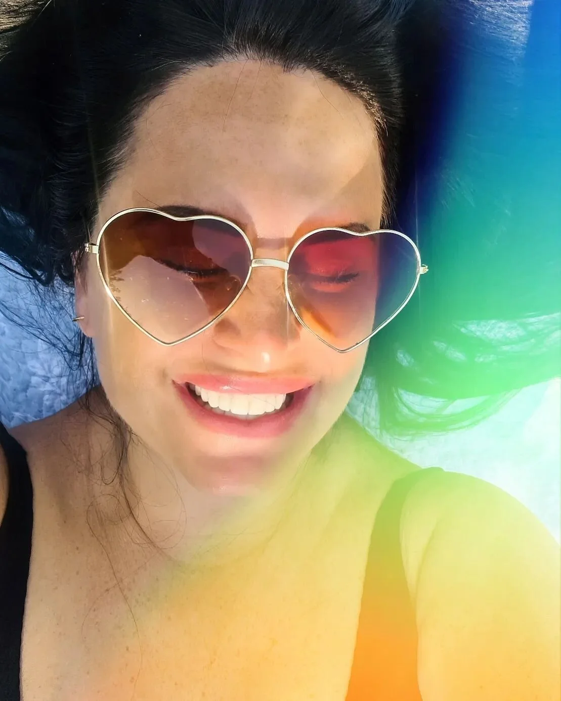 When the light just hits differently in L.A!!!! I am here for it 🙌 
Happy Easter to all my 🐰 🐰 🐰
Enjoy the sunshine wherever you are. 
#lalights #happyplace