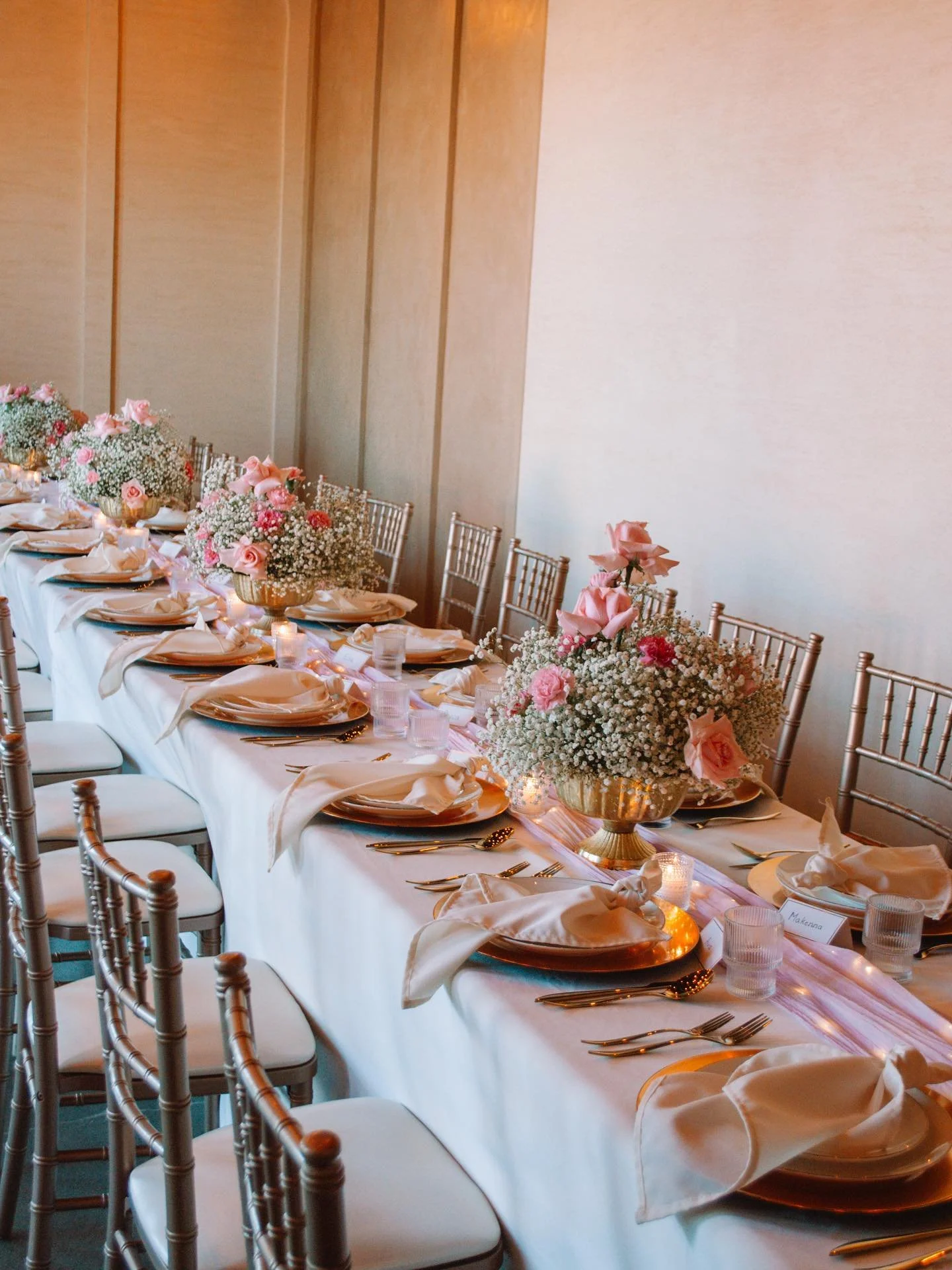 Samantha’s Sweet 16 last Sunday was every floral lovers dream come true! This intimate event was so fun to plan as a fellow flower lover myself. We had plenty of florals in the space, floral scented candle favors, and even a make-your-own perfu
