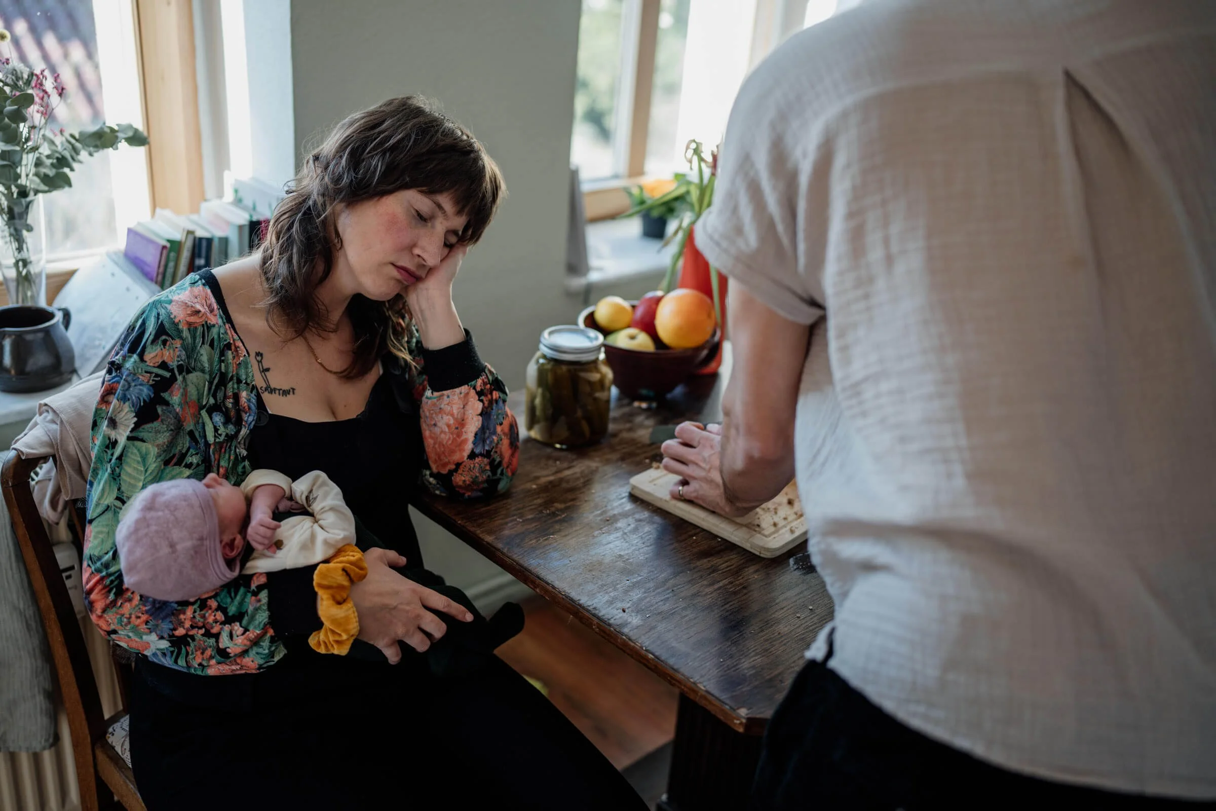 wochenbett-erschöpfte-mutter-stillzeit.jpg