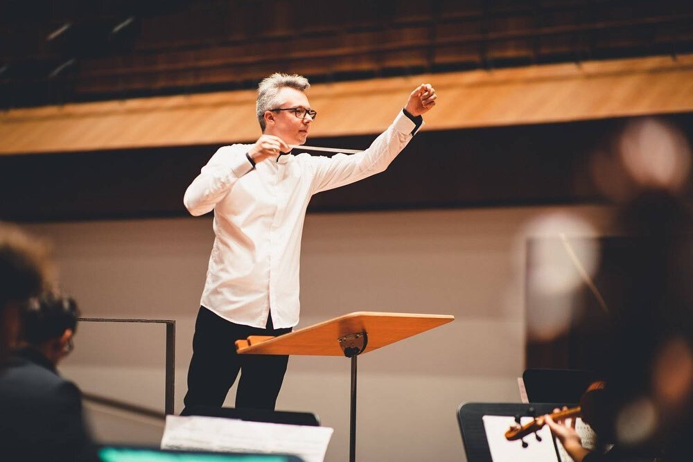 LEAD! ARTIST NEWS: What a week for conductor Joonas Pitk&auml;nen! 

Joonas received 1st prize ex aequo in the C&iacute;tta de Brescia - Giancarlo Facchinetti conducting competition! Prizes include concerts in Italy, Romania, and the Czech Republic w