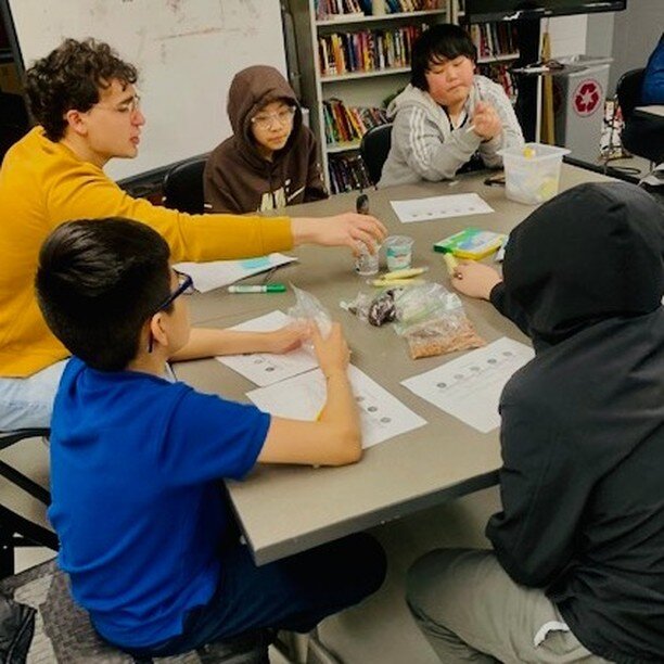 Health and wellness takes many different forms at Beyond Walls! In our classroom, students learn from U of M Med School Students through @ulink_umn the importance of nutrition and balanced eating. Through the @minneapolisparks in partnership with the