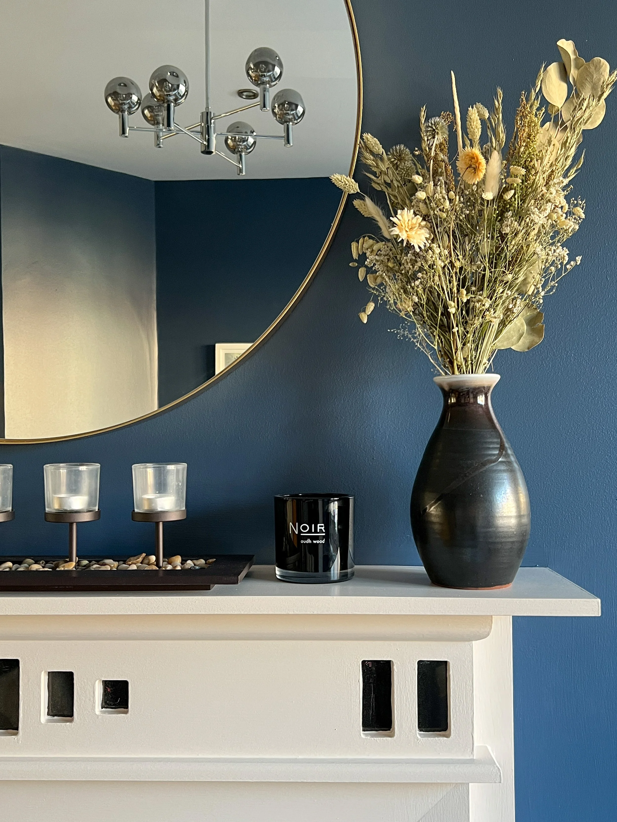 Navy Blue Living Room with Round Gold Mirror 4