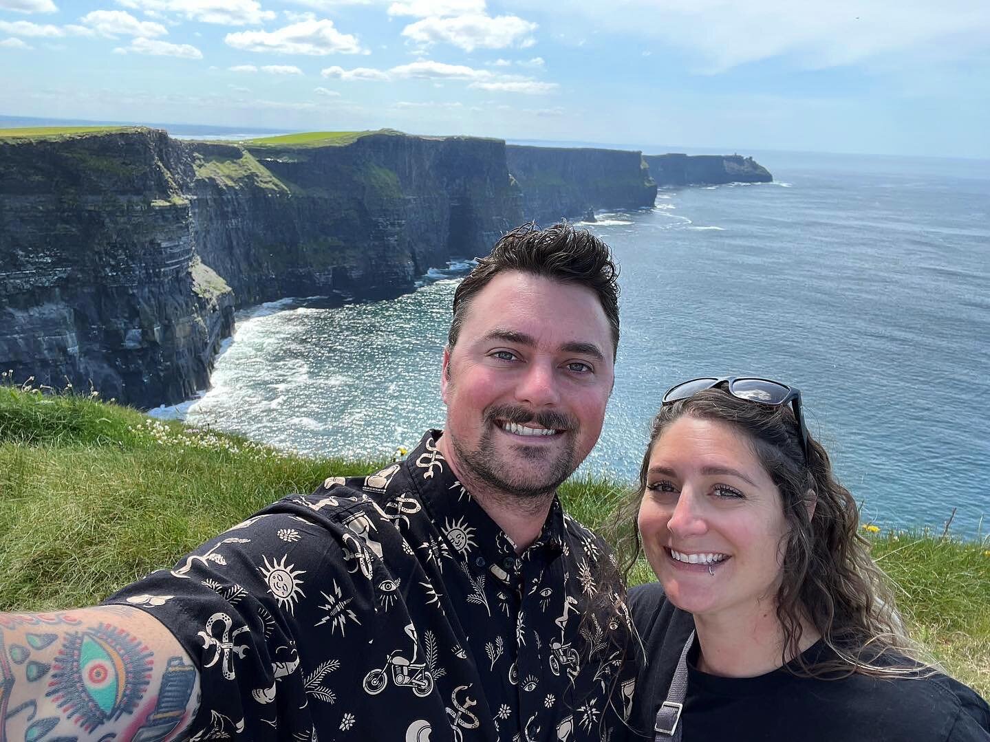 Take Me Back to the #cliffsofmoher 🇮🇪✨🤩🍀☀️

I&rsquo;m still over here daydreaming about our magical 💫2 week trip in Ireland 🇮🇪 &amp; Northern Ireland 🇬🇧

☘️Fun Fact: they are indeed, different countries &amp; even use different currency 💶 ?