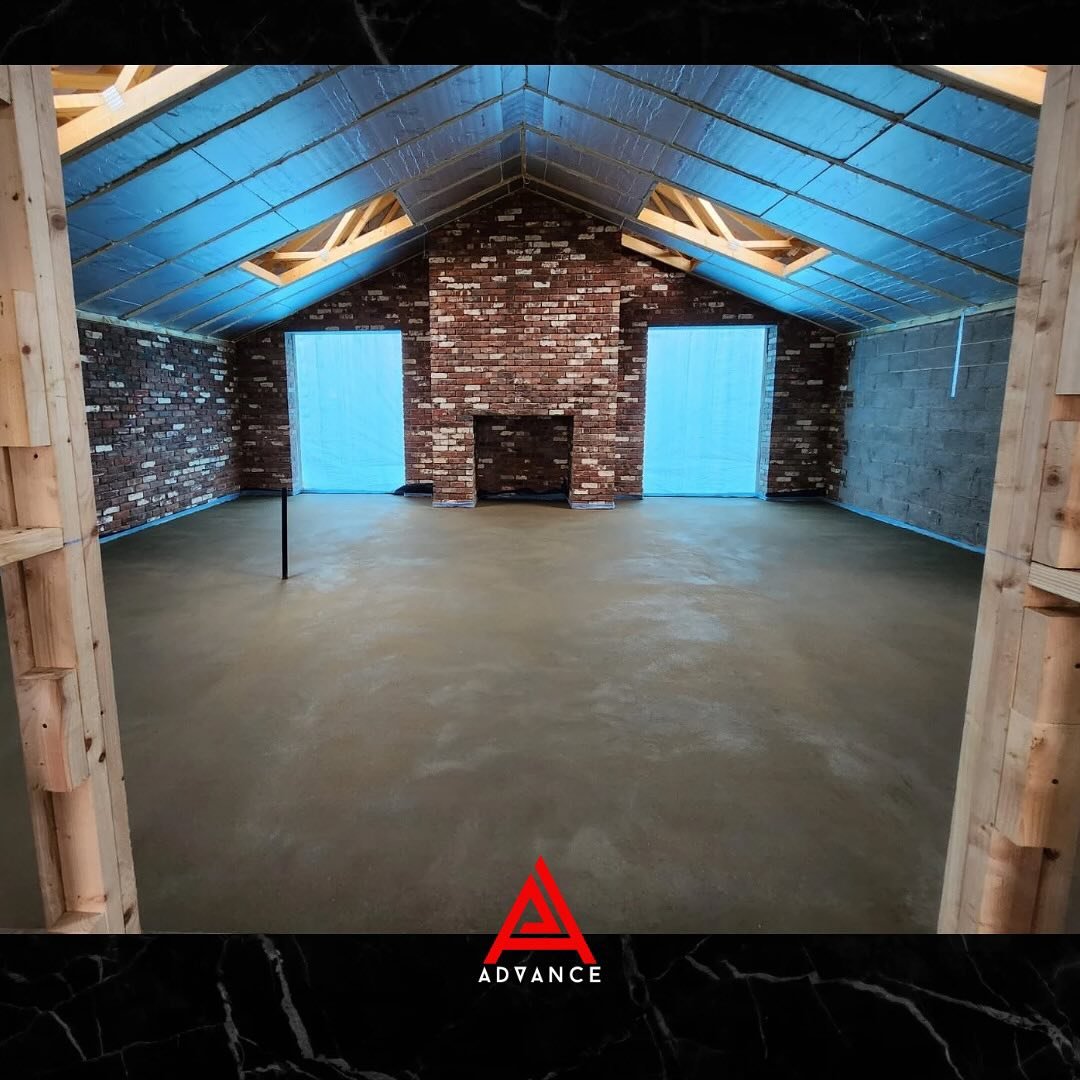 🏠 New Build in Edgworth🏠

Recent works done on a new build property in the picturesque Edgworth with @eliteufh underfloor heating and top-quality screeding using Retanol, this brings exceptional comfort, durability, and a perfect finish.

We look f