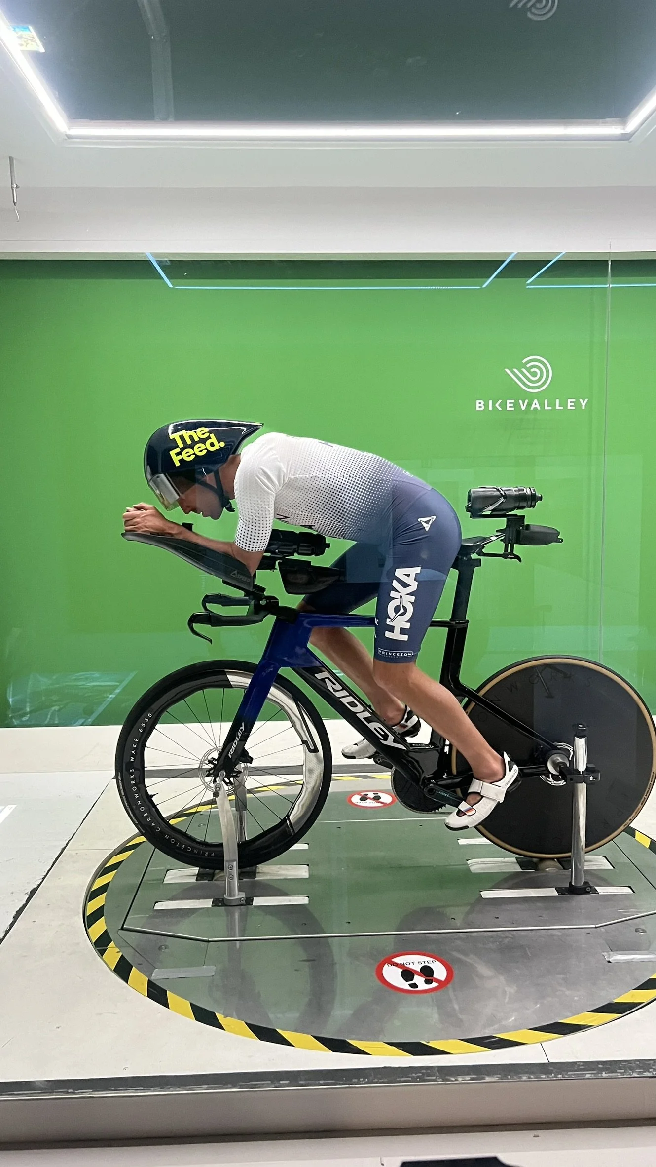 test ciclista triathleta in galleria del vento