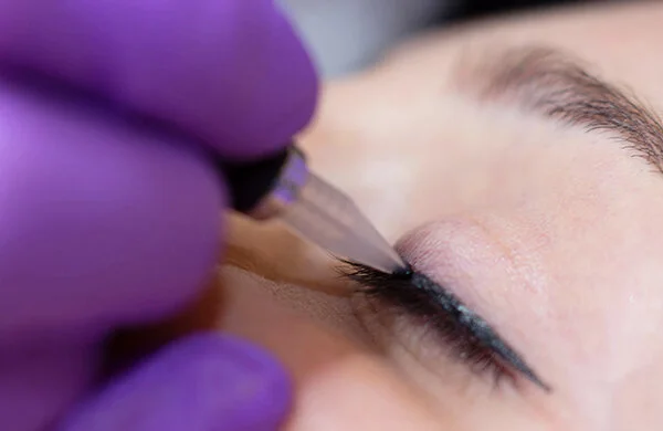 01_permanent-eyeliner-procedure_jpg-600x390.jpeg