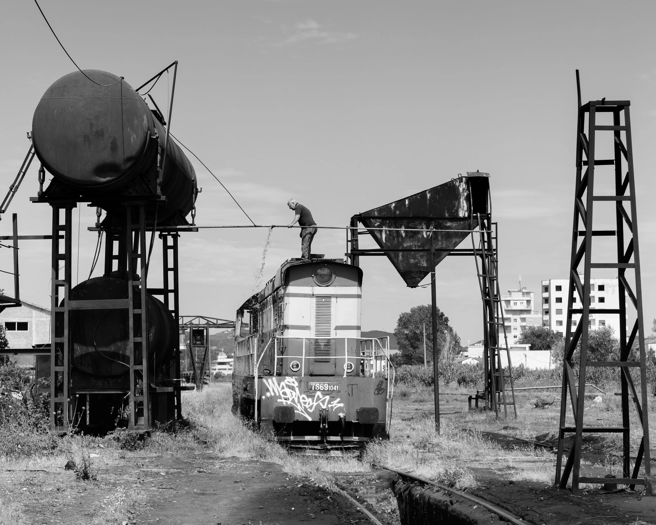 2022-06-12-Durres-Shkozet 2-Waiting for a train-23.jpg