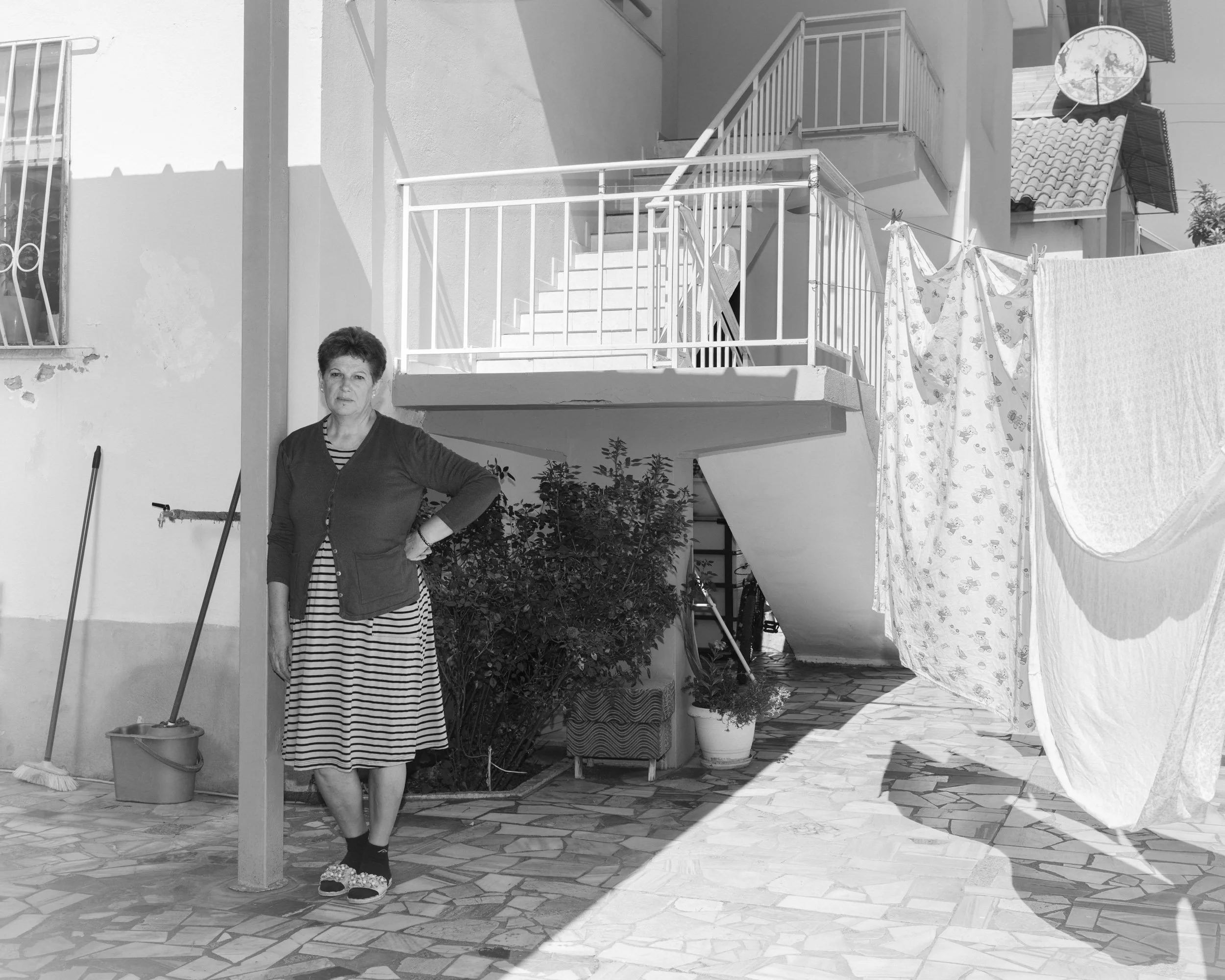 2022-09-24-Vore-Portret-Mami dhe carcafet.jpg