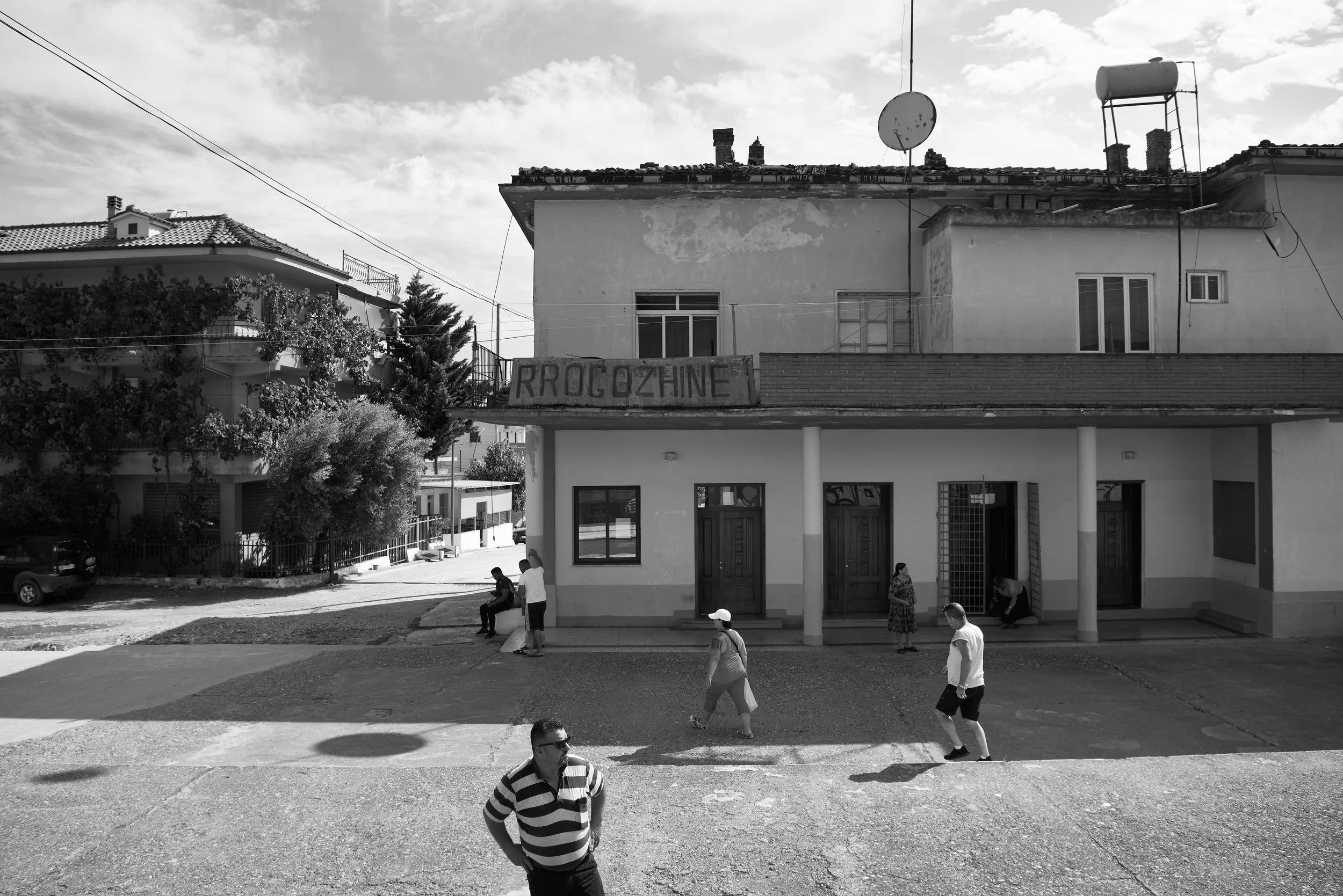 2022-06-12-Durres-Elbasan-Waiting for a train-39.jpg