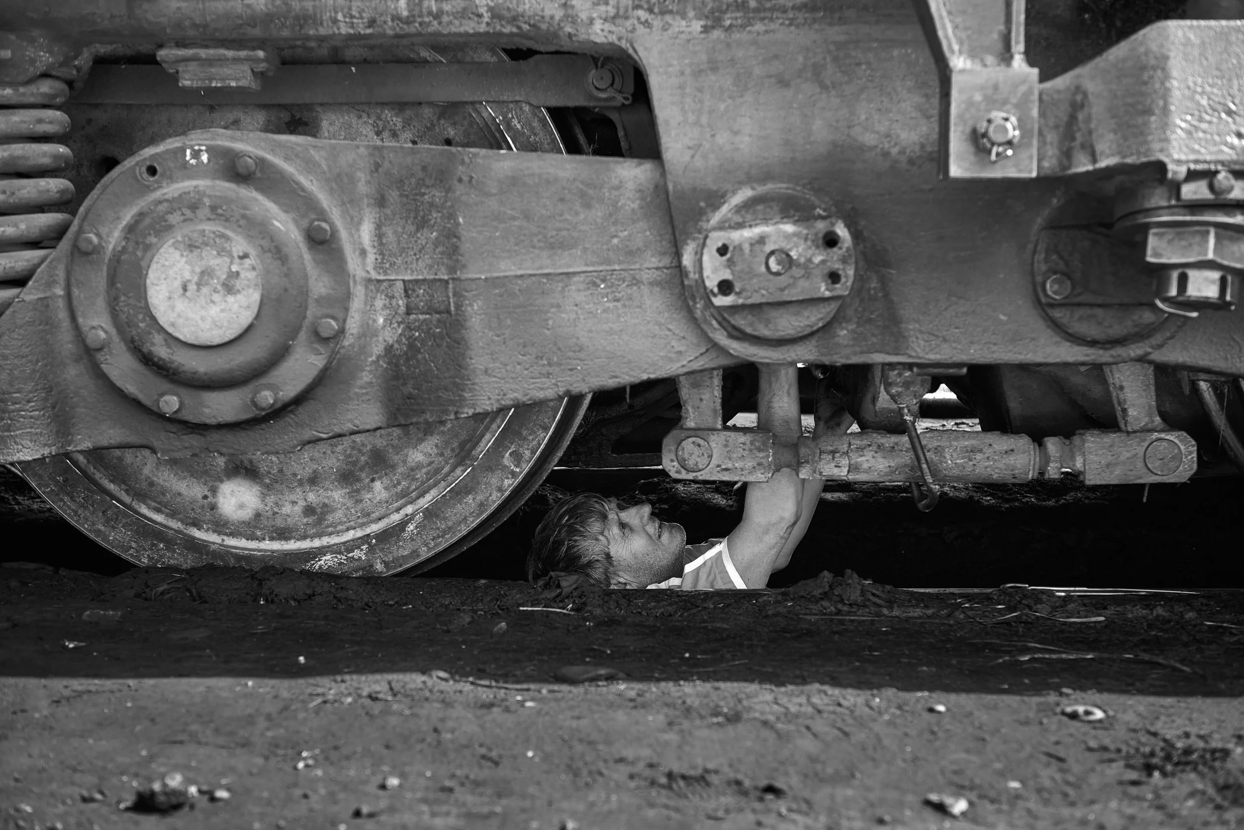2022-06-12-Durres-Shkozet 2-Waiting for a train-65.jpg