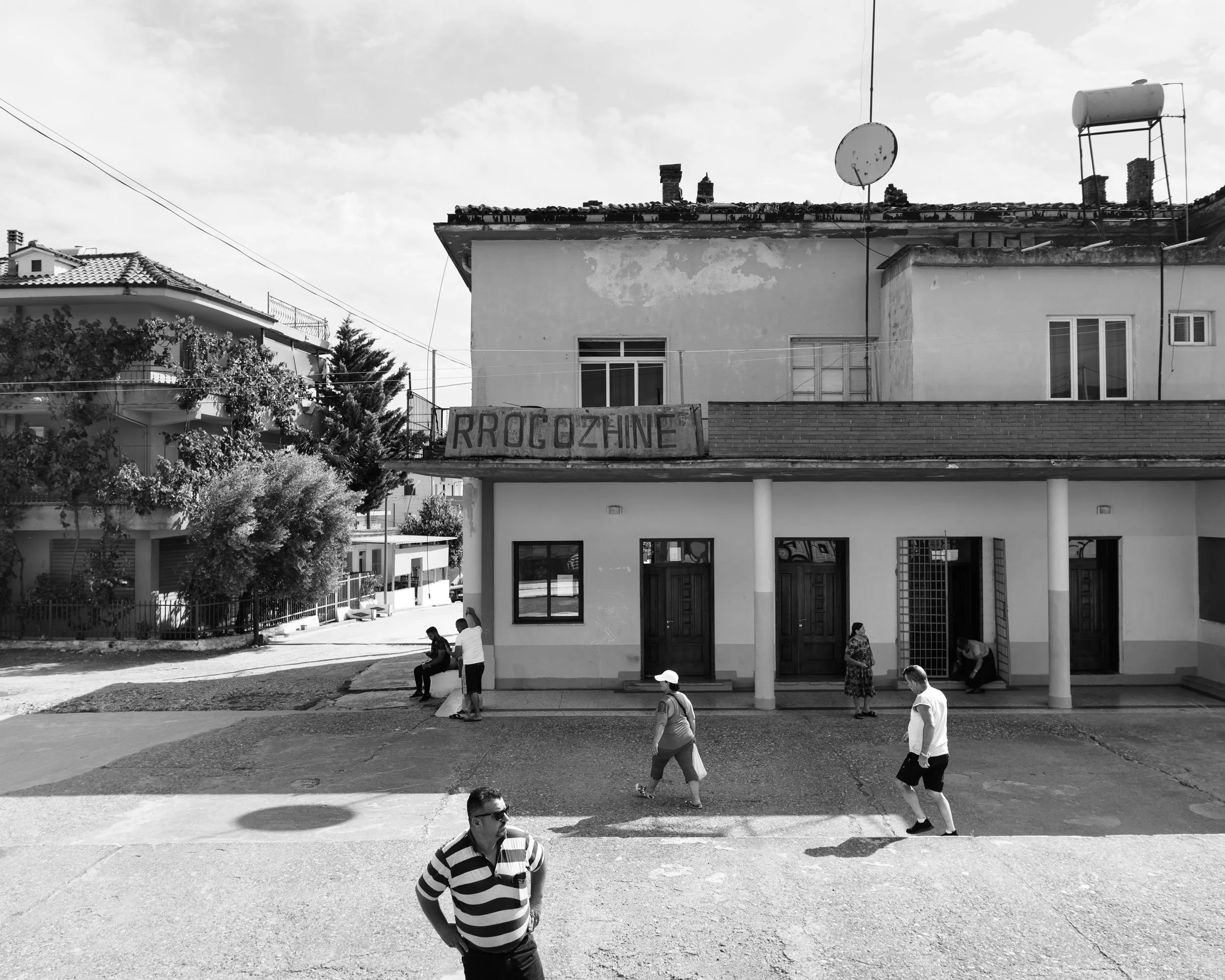 2022-06-12-Durres-Elbasan-Waiting for a train-39.jpg