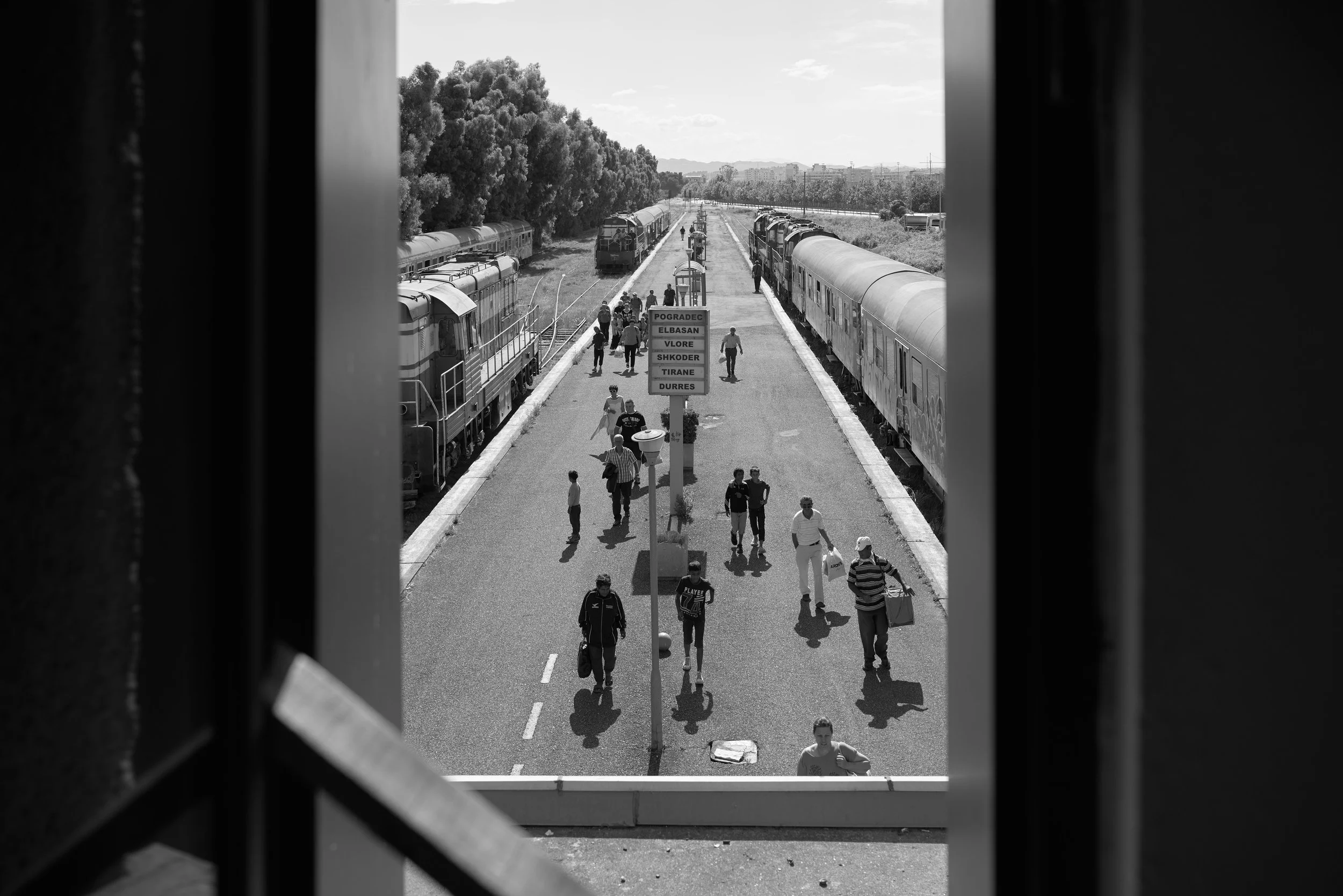 2022-06-12-Durres-Waiting for a train-74.jpg