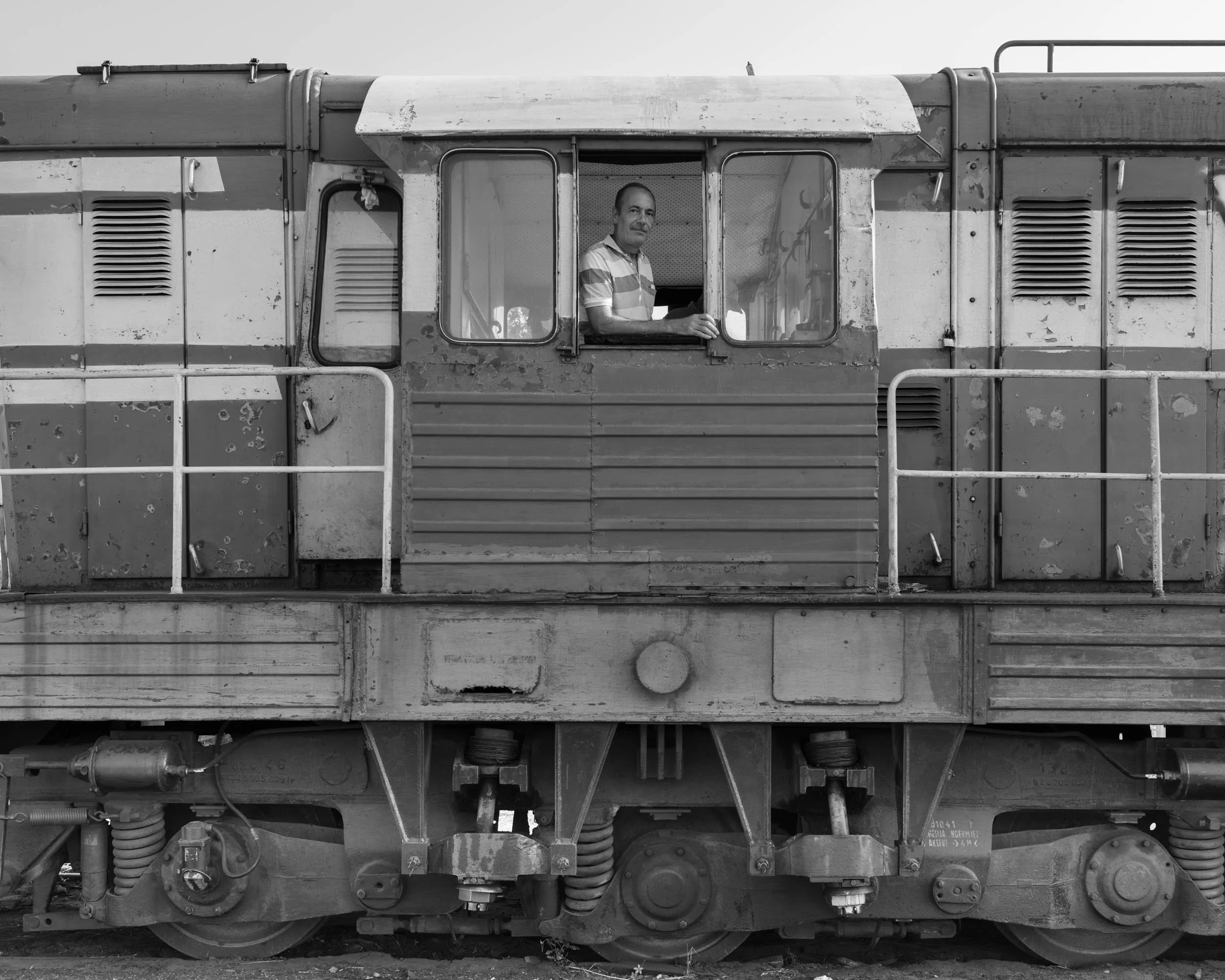 2023-08-22-Waiting for a train-Shkozet-Baza-100.jpg