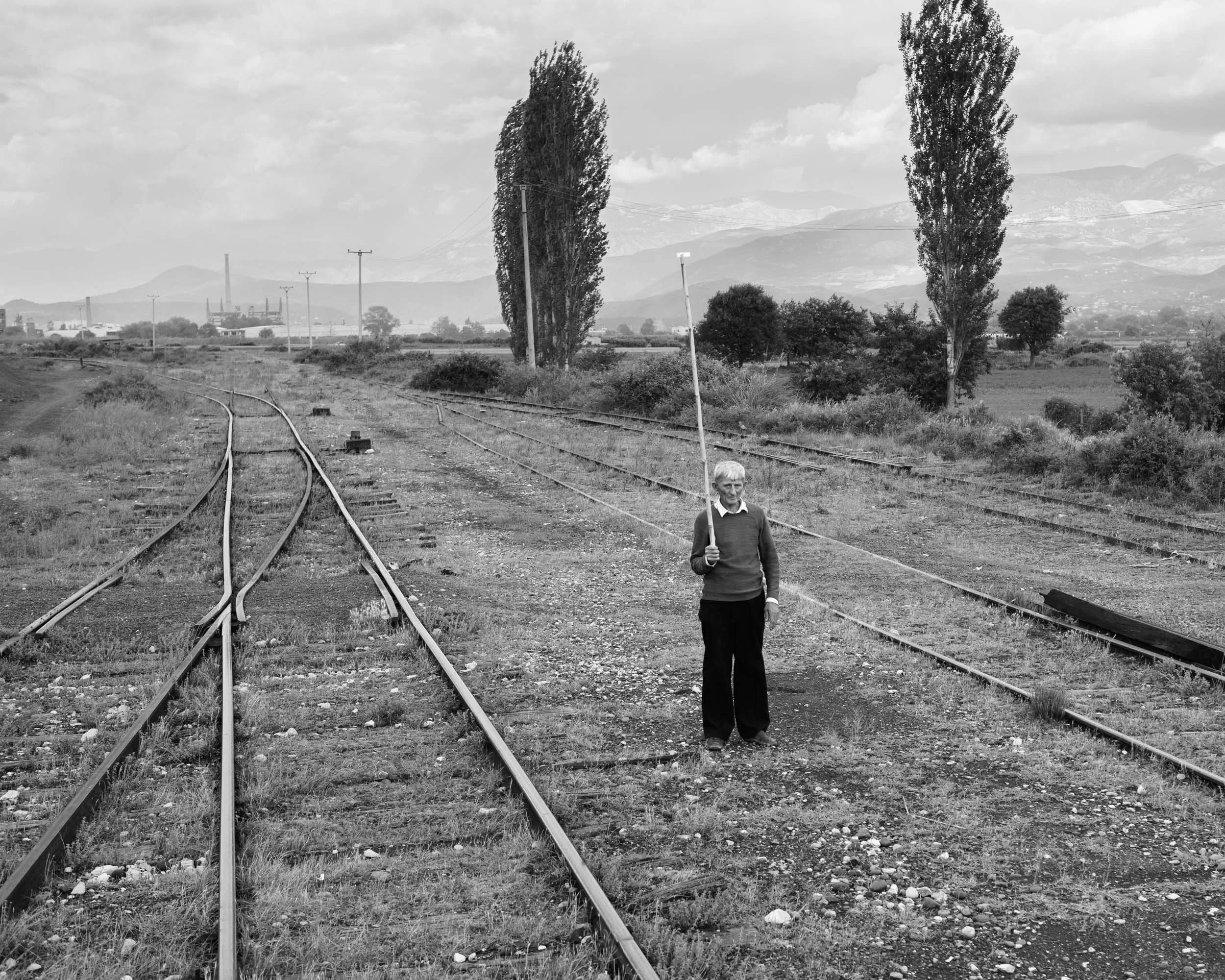 2022-06-12-Elbasan-Waiting for a train-91.jpg