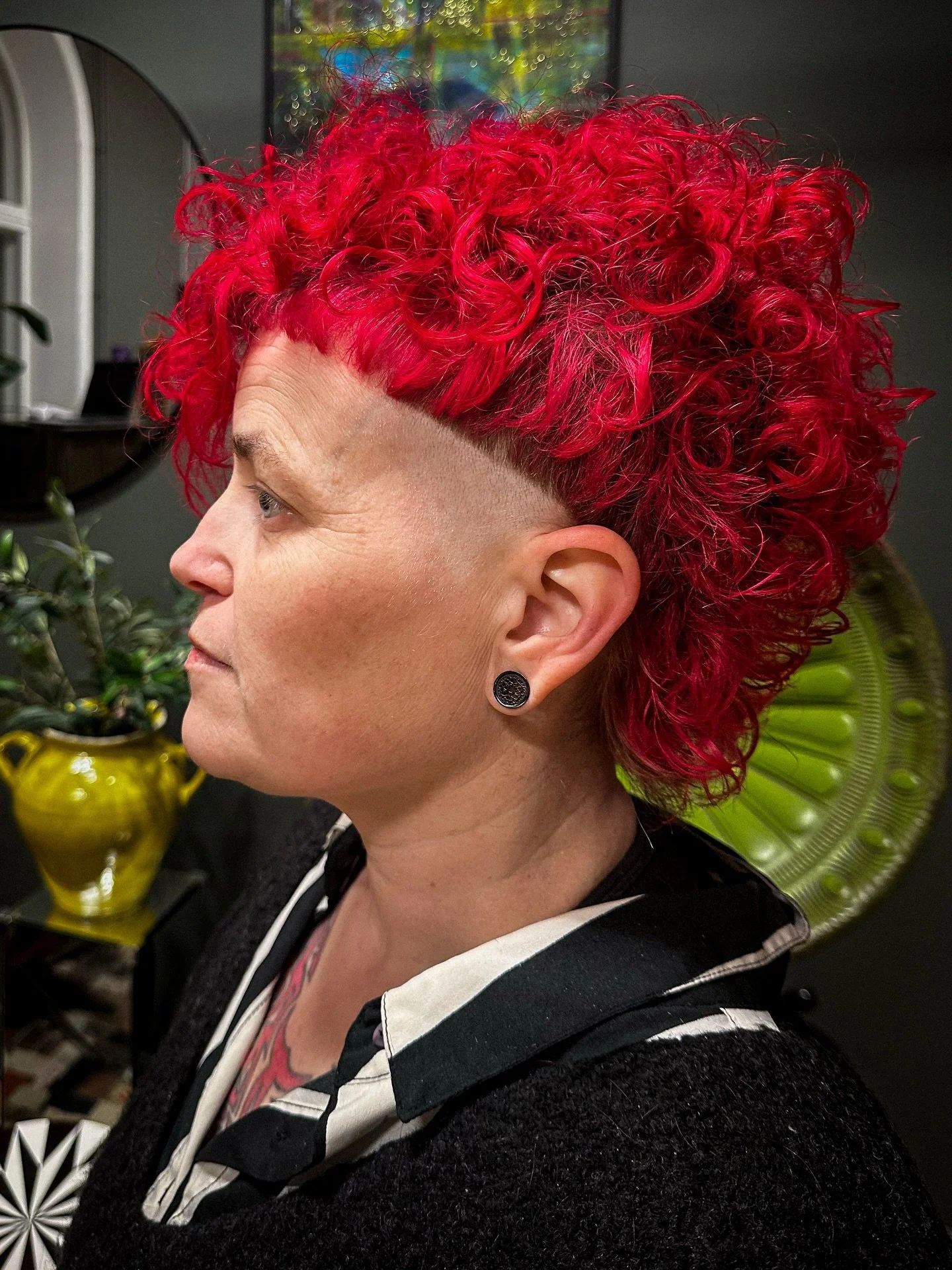 H&aring;r som inte ber om lov. ✨👊🏼✨
Bara form. F&auml;rg. Ryggrad. 

#salongnaturligtvis #sollefte&aring; #v&auml;sternorrland #fris&ouml;rsollefte&aring; #fris&ouml;r