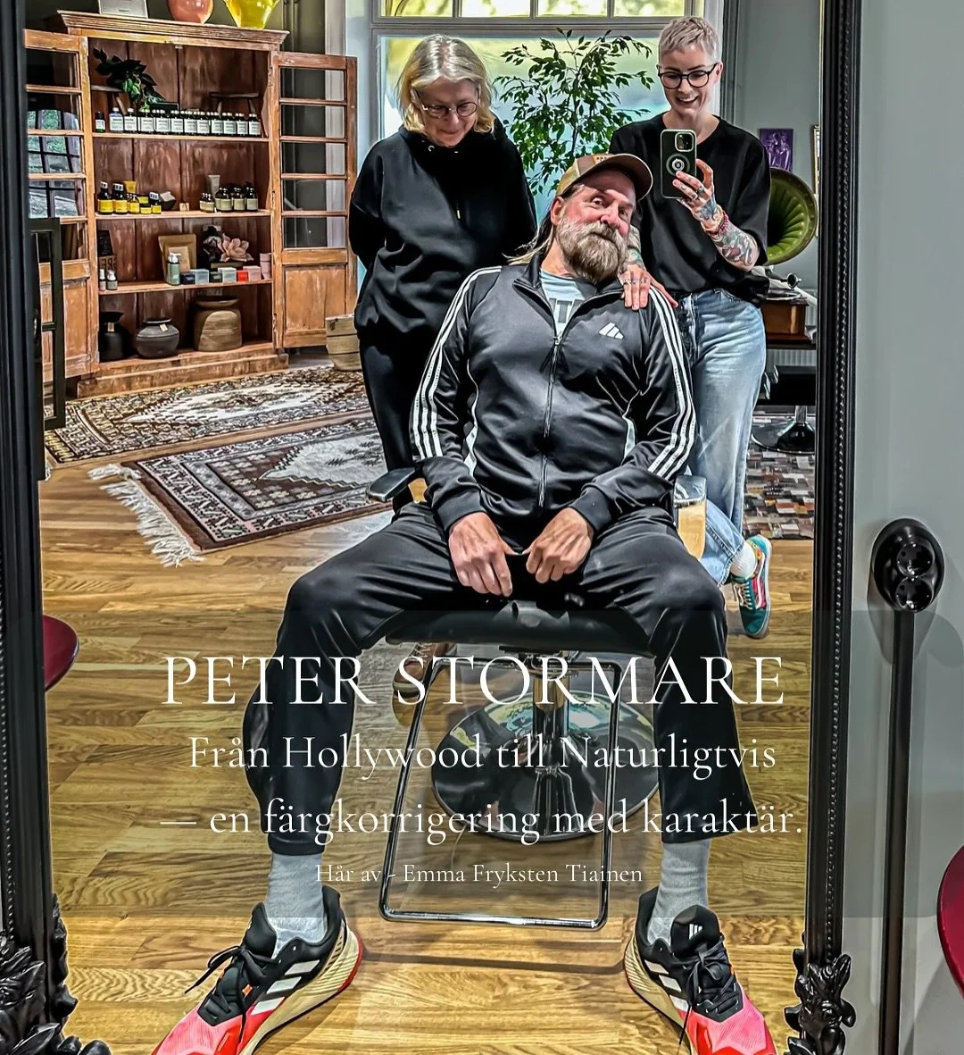 N&auml;r n&aring;gon b&auml;r s&aring; mycket uttryck i sig &ndash;
d&aring; f&aring;r varje detalj tala tyst men tydligt. 🎥✂️✨

Fr&aring;n Hollywood till Naturligtvis. En ny roll. En ny k&auml;nsla.
Peter Stormare klev in, kommenterade inredningen 