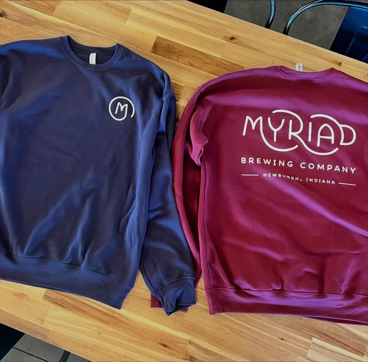 NEW APPAREL IS HERE. 

🍺Sponge fleece crewneck sweatshirts
🍺Tees - regular fit
🍺Tees - women&rsquo;s cropped fit 

Did I make the sweatshirts hold hands on purpose?

I did. &hearts;️

Stop in to claim yours this weekend!
*for those that haven&rsqu