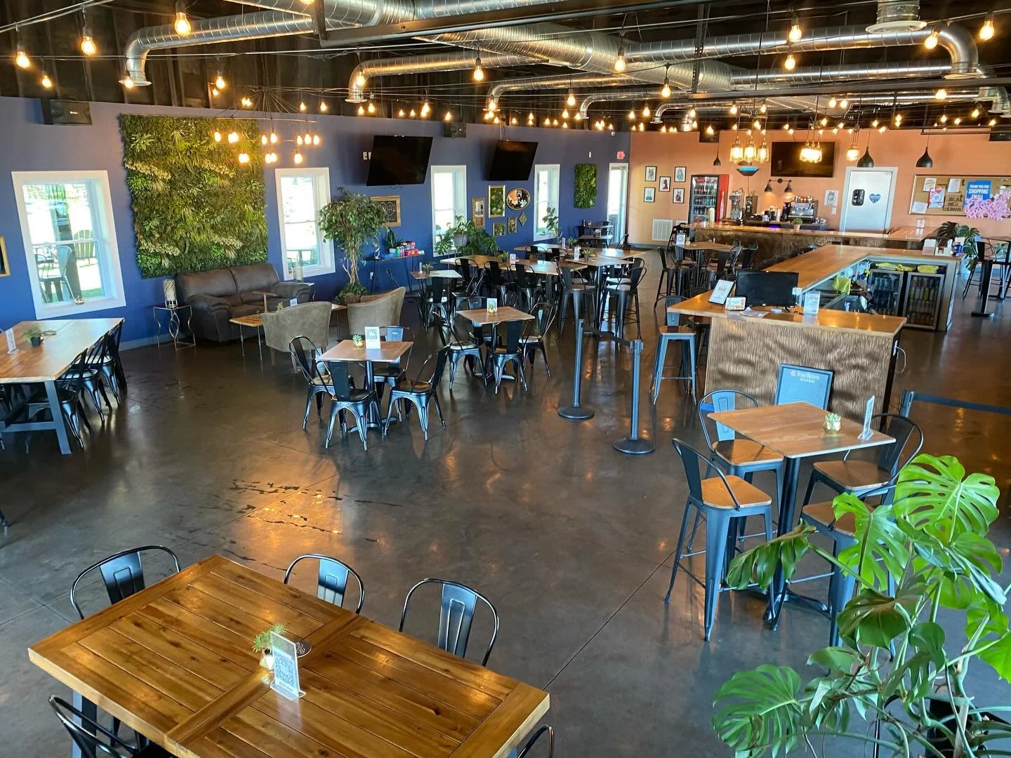 Open til 9pm every Sunday!

(Don&rsquo;t forget to fill your growlers!)

www.myriadbrewing.com