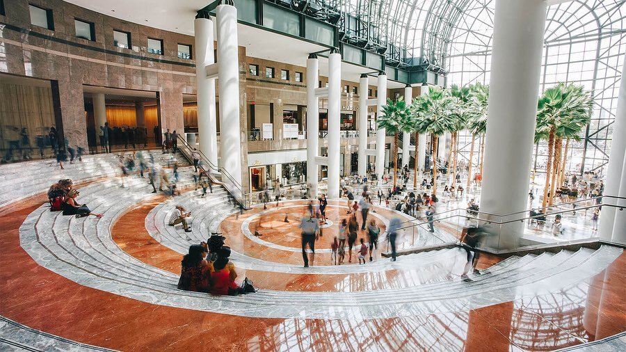 Brookfield Place Mall is our Friday Favorite this week! 

Here is the perfect destination for you to find the best brands to shop 🛍️, food 🍽️, cultural events 🎟️, and art exhibits 🖼️. You can also appreciate its incredible Hudson River and New Je