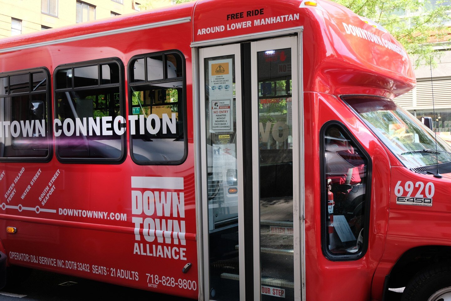 Catch a ride 🚌 with the Downtown Alliance Connection Bus, a free circulator transportation service for the Lower Manhattan area!

With easy access to subway lines, bus routes and ferries, the Downtown Connection is the most convenient way to explore