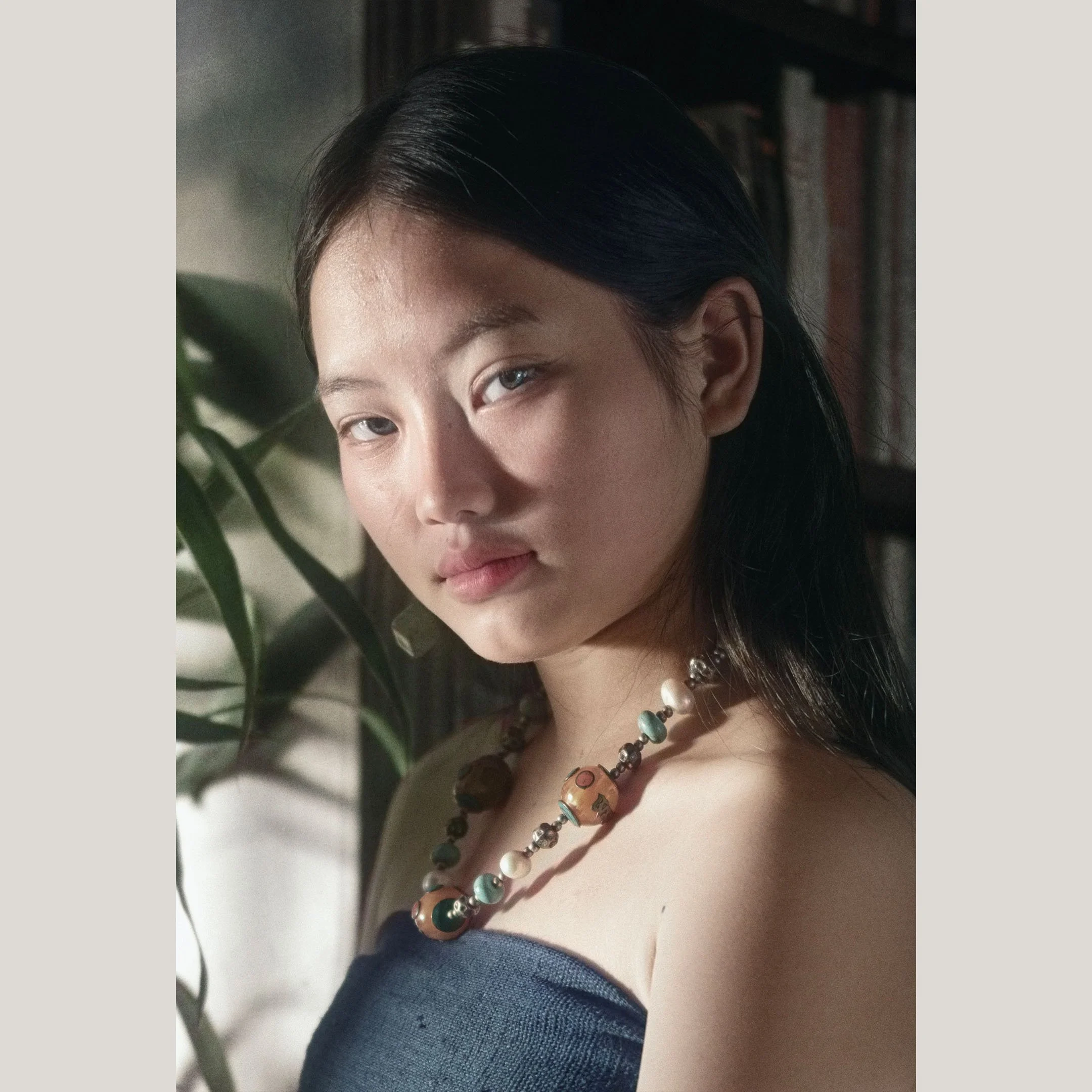 hmong-girl-traditional-dress-portrait-luang-prabang-2.jpg