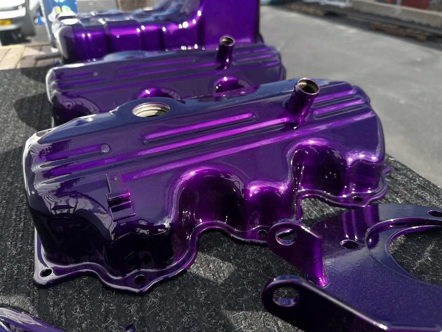 Illusion purple to bling out some 300ZX turbo parts. We encountered an actual, real life handsome Z31 at the shop 😂