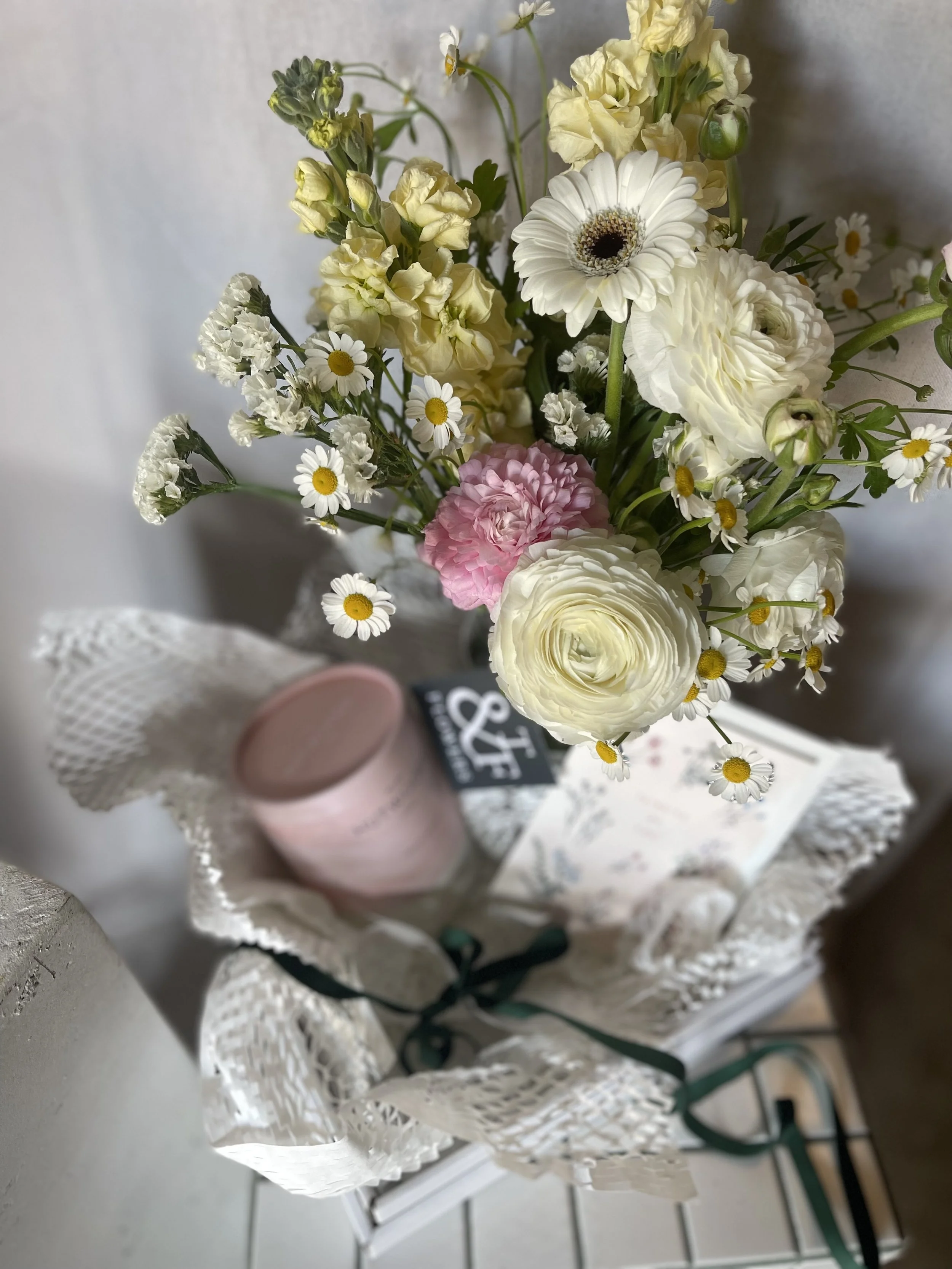 Shop Flowers & Gifts — Thistle & Fern Albury Wodonga Florist