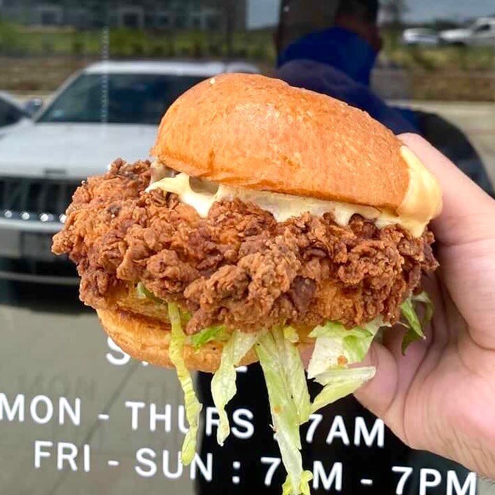 A perfect shot of our fried chicken sandwich 

📷: @thehungrytriooo