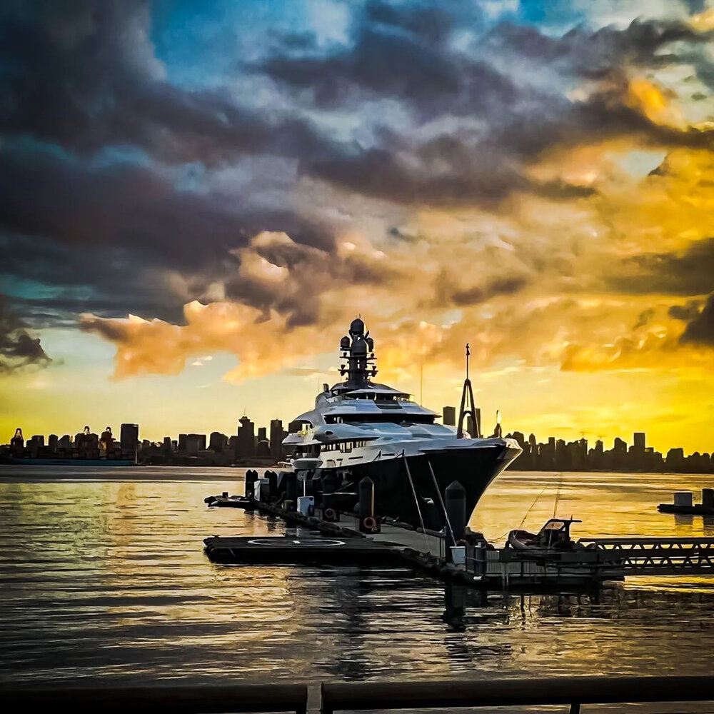 A massive congratulations to the WINNER of this month's Lower Lonsdale Photo Contest, @nicolehardcore! Such a cool sunset shot on our beautiful waterfront 😍

Send us a DM to claim your prize!

#LowerLonsdale #NorthVan #Vancouver #localartist #photog