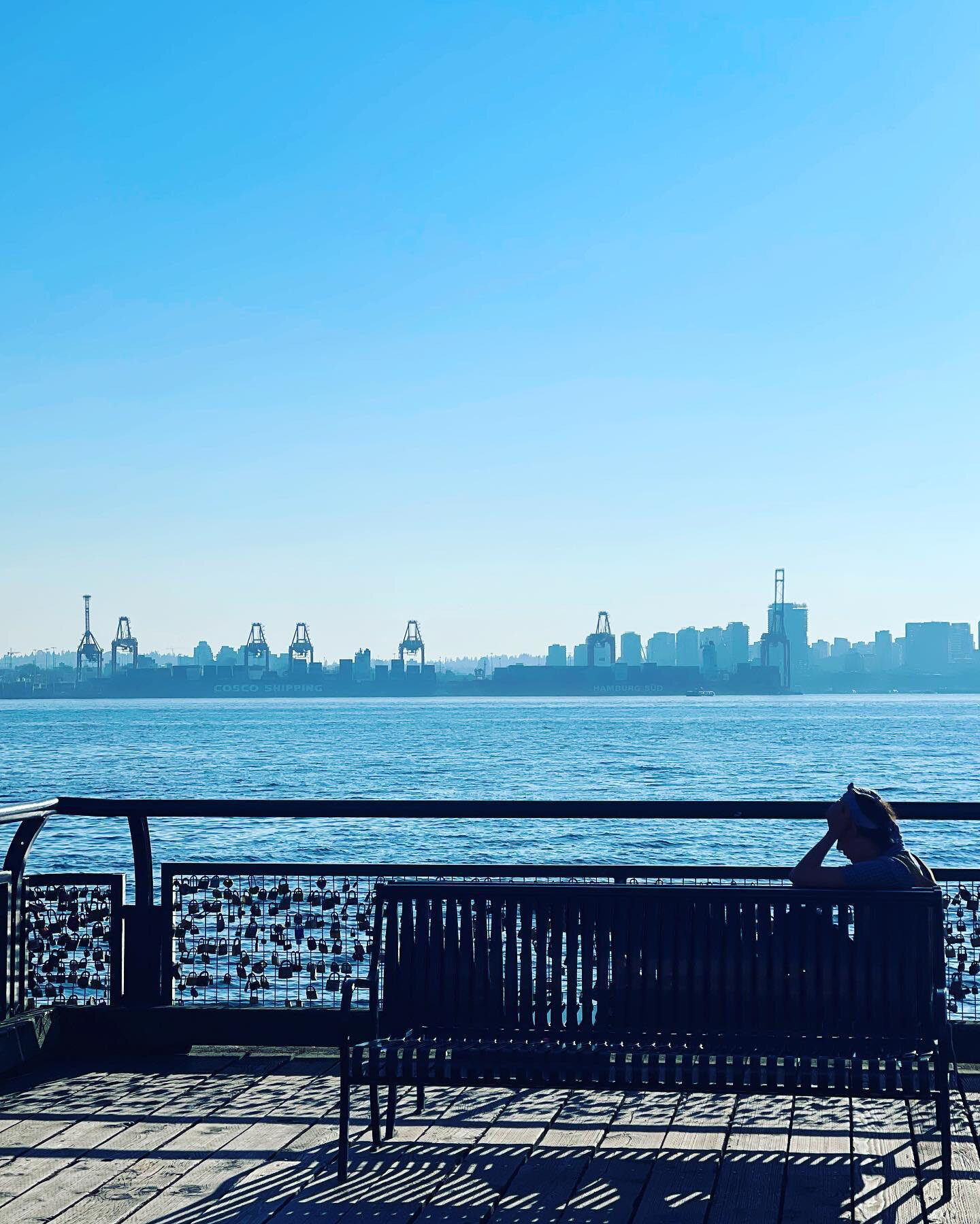 October Sun 🙌

📸: @prettypetunias

#lowerlonsdale #northvancouver #sun #october #autumn #vancouver #love