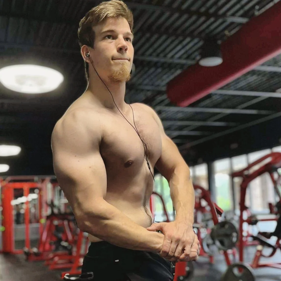 Some chest day posing!