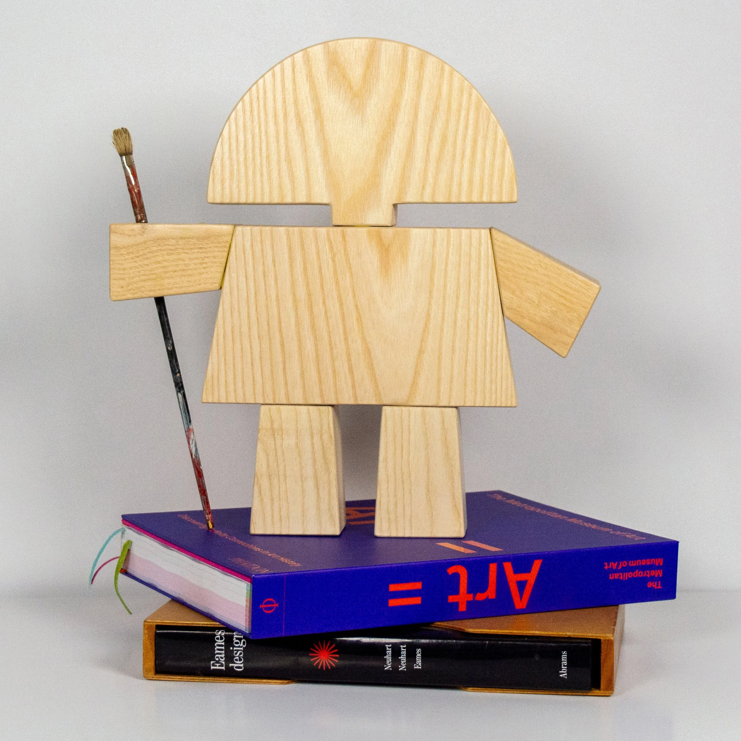 Robot - front - books.jpg