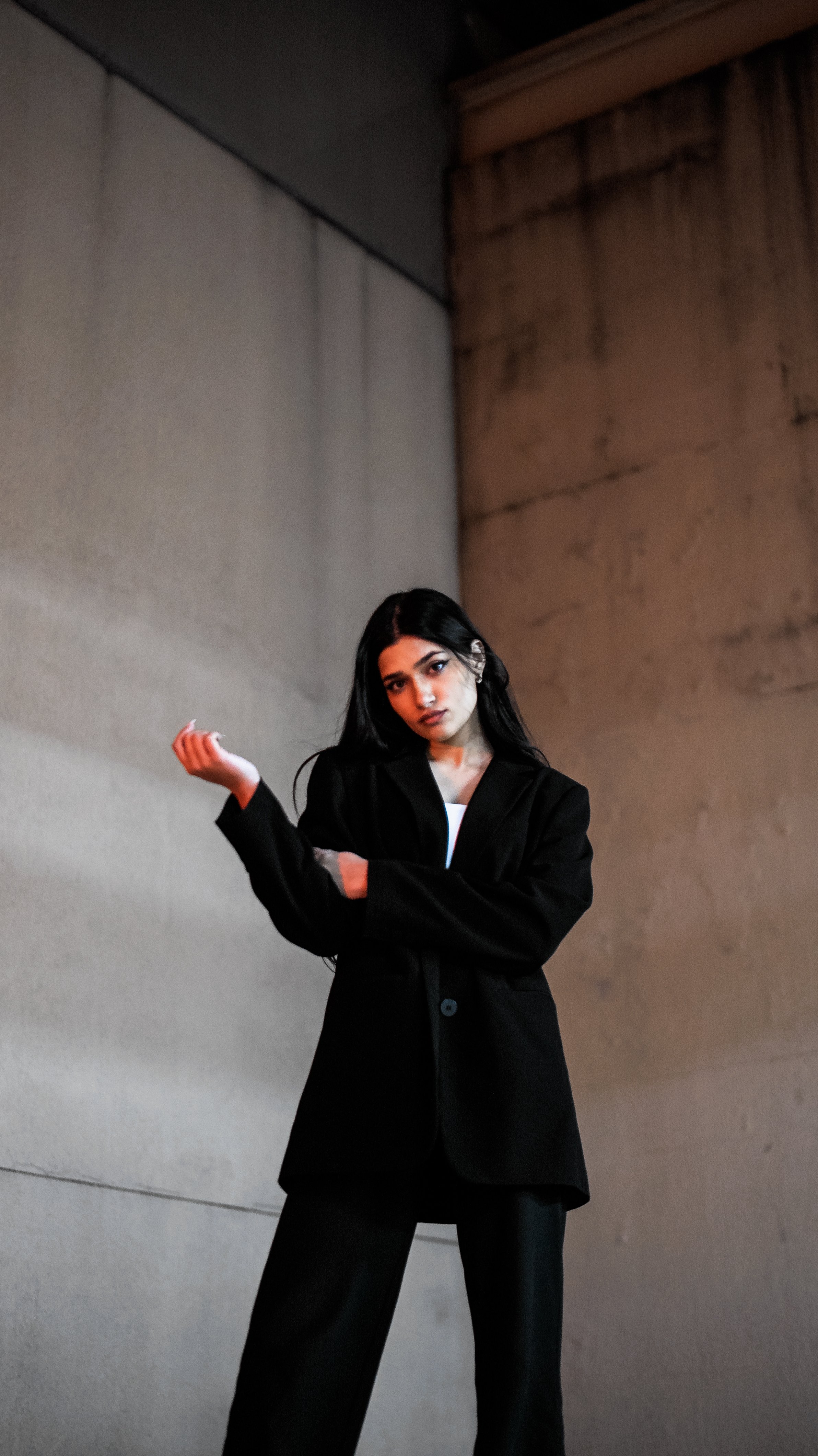 Sequence 01.00_01_41_16.Still014.jpg