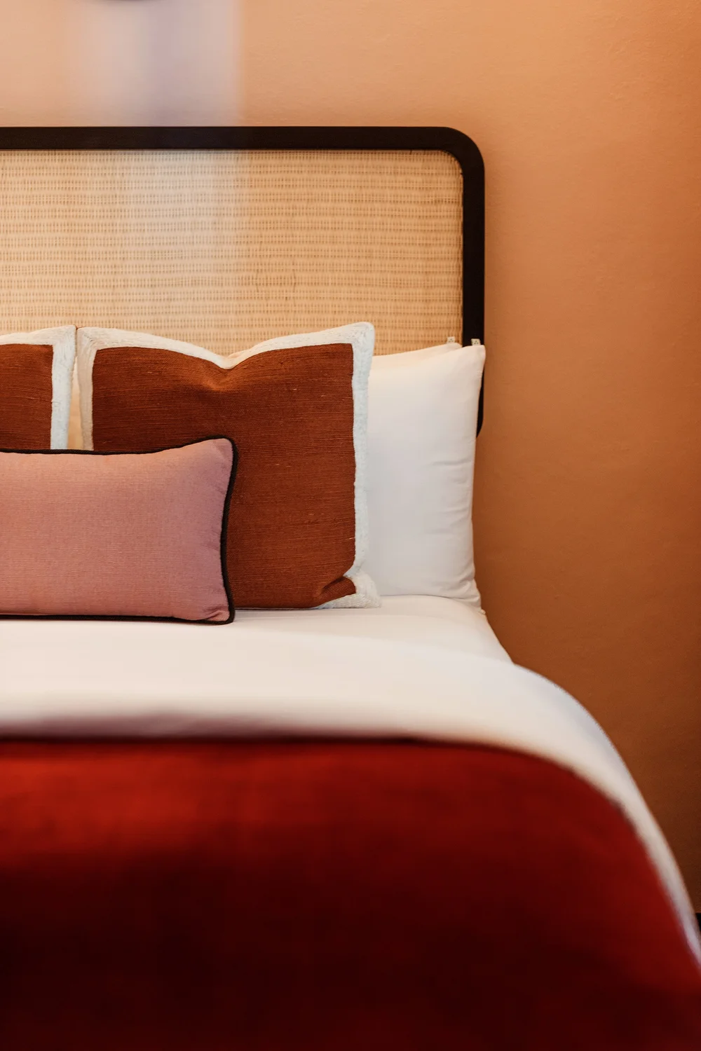 SINGLE DESIGN ROOM.jpg