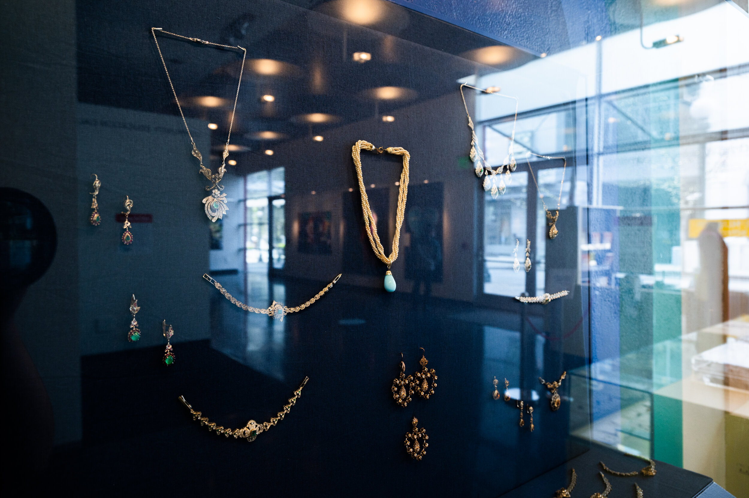 Hamed Shirzad jewelry case detail