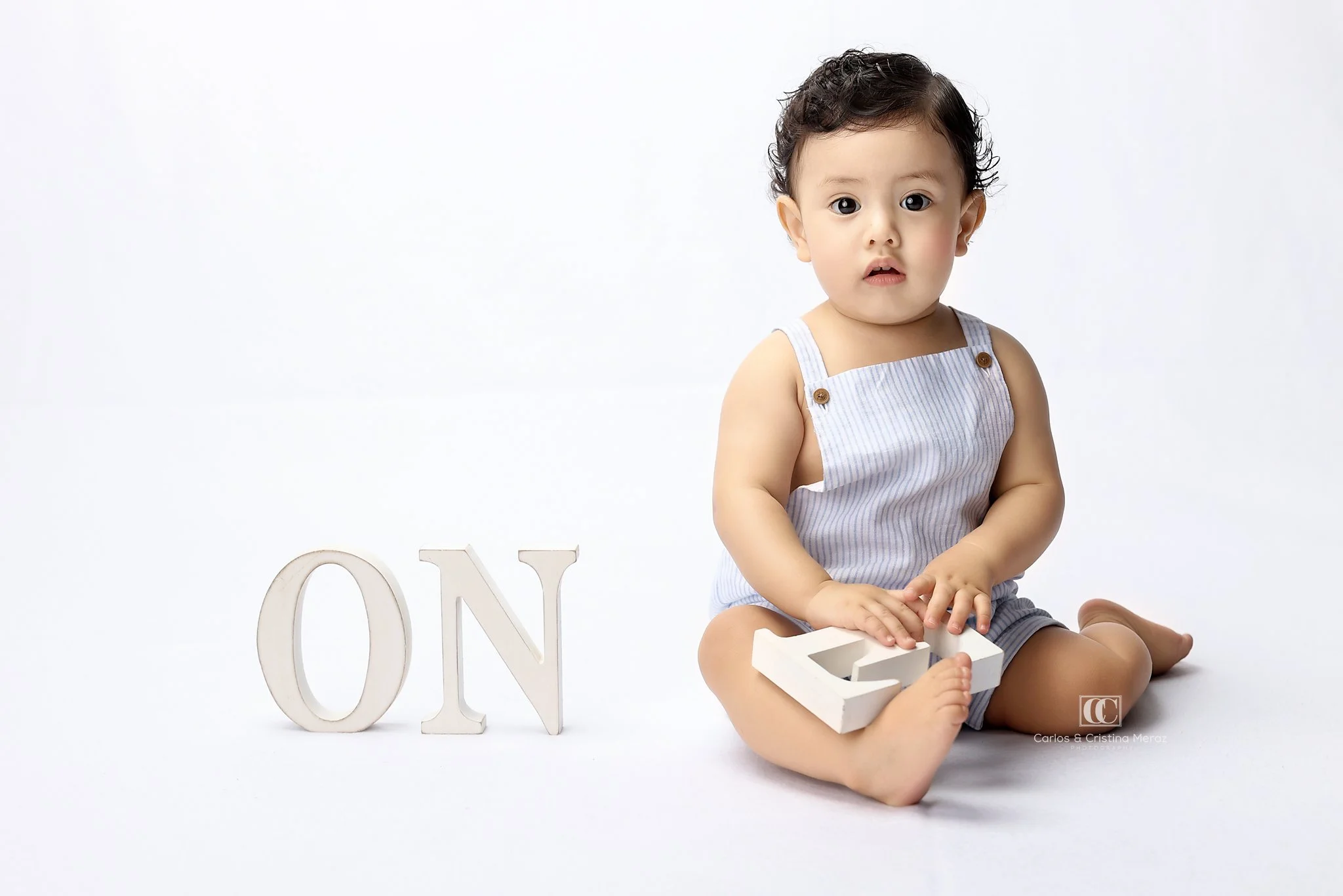 ONE First Birthday Portrait Experience in Orange County          Simple, Timeless First Birthday Photography