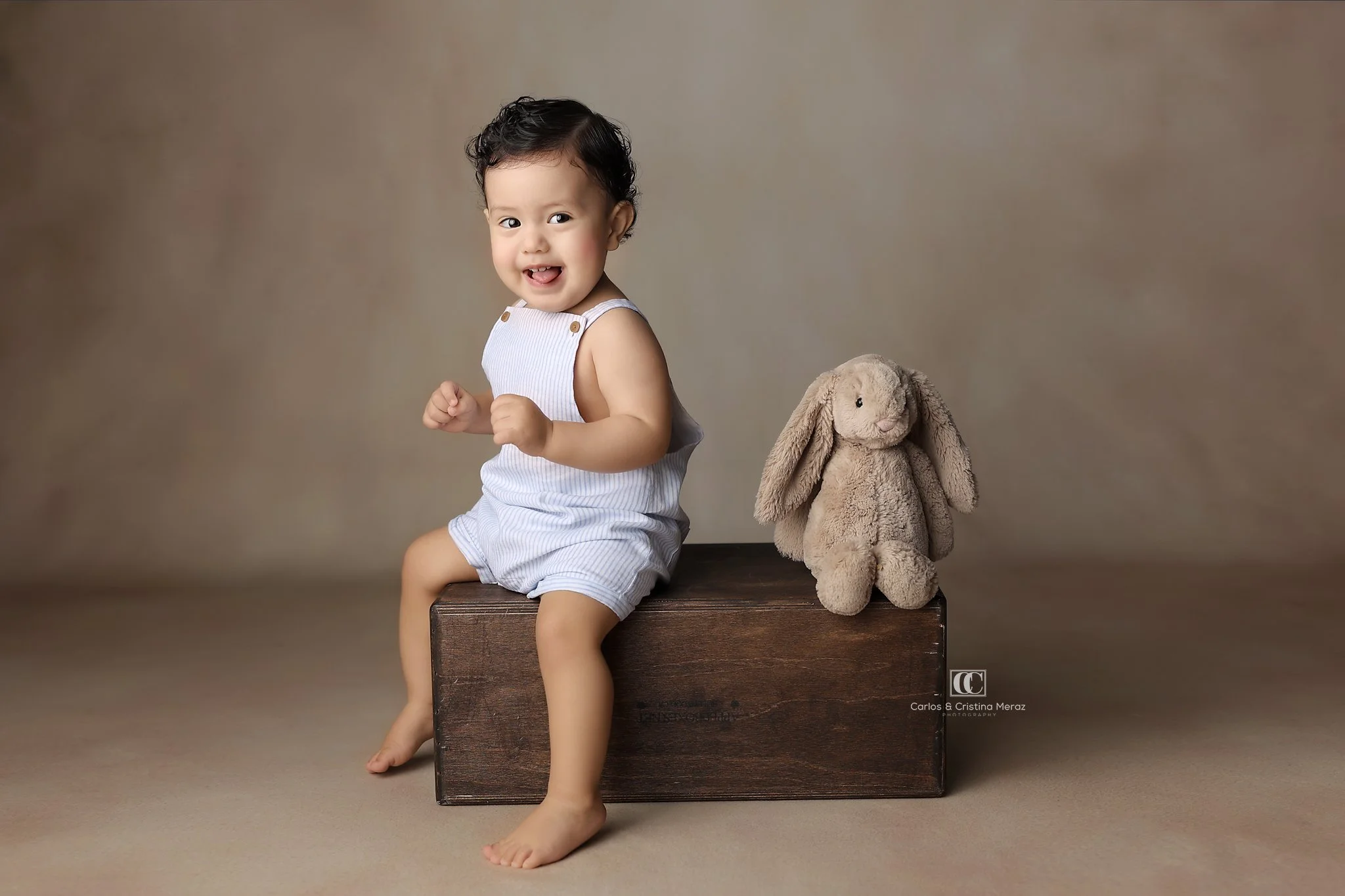 one-first-birthday-portrait-irvine-studio.jpg