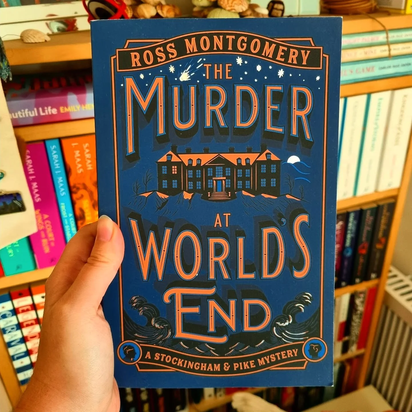 What are you currently reading?

Happy release to 'The Murder at World's End', the debut adult novel by @mossmontmomery 🎉

I just finished 'Cinder House' by Freya Marske, which was a lot of fun and I am ready to be hurt again by 'Kingdom of Ash'.

#