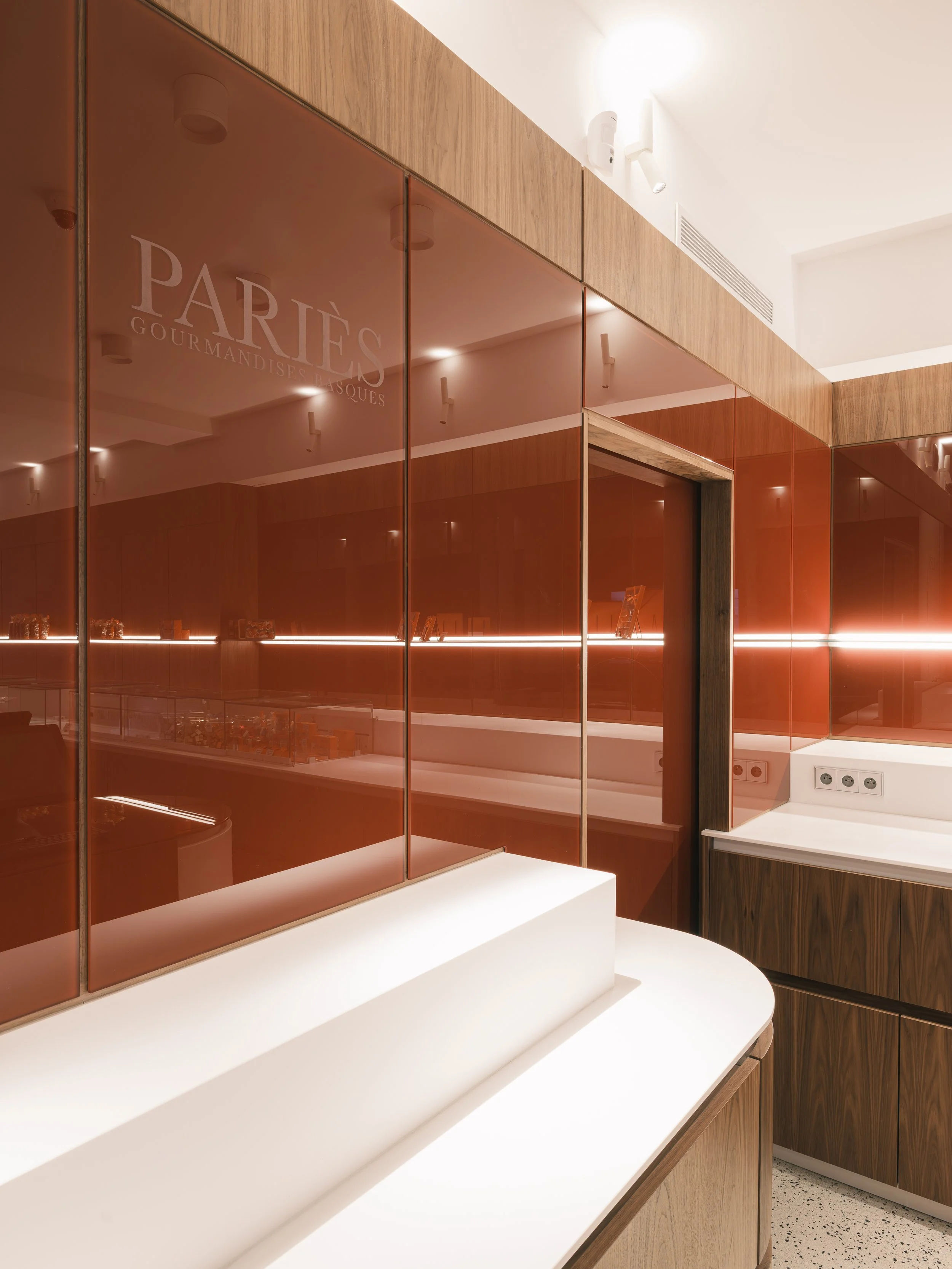 PARIES LIGHT -10.jpg