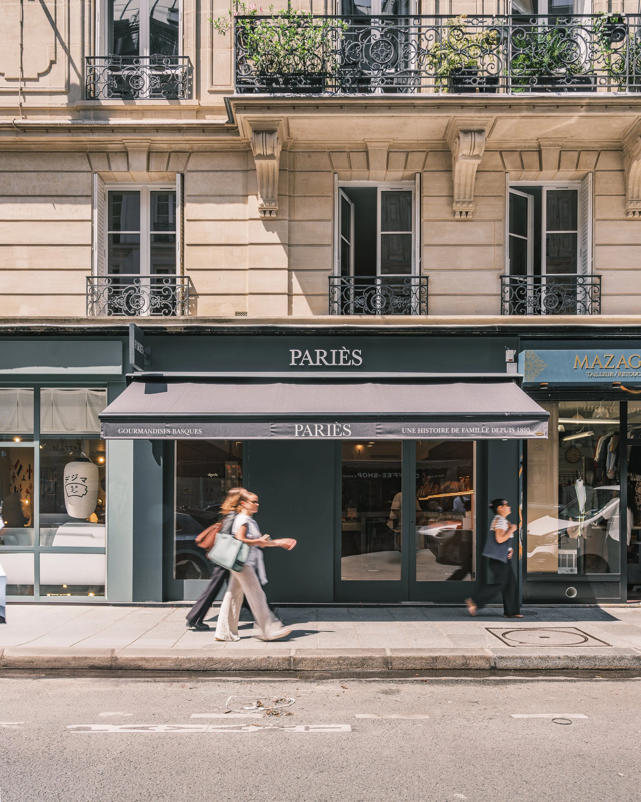 PARIES LIGHT -22.jpg