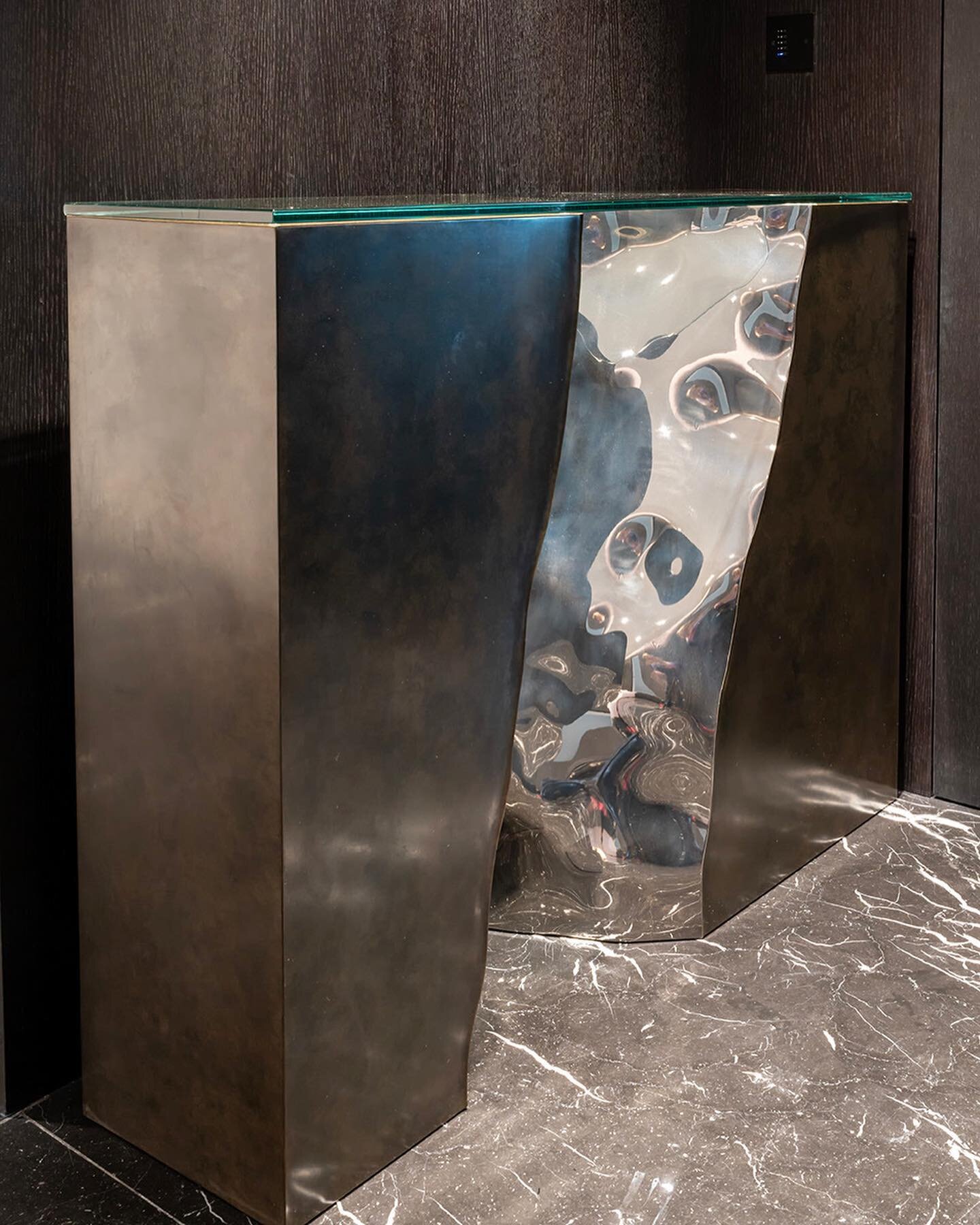Elements console table finished in Antique Nickel silver and Polished Stainless Steel.
In collaboration with our friends at @villiersfurniture.
Commissioned by @m.i.k.interiors