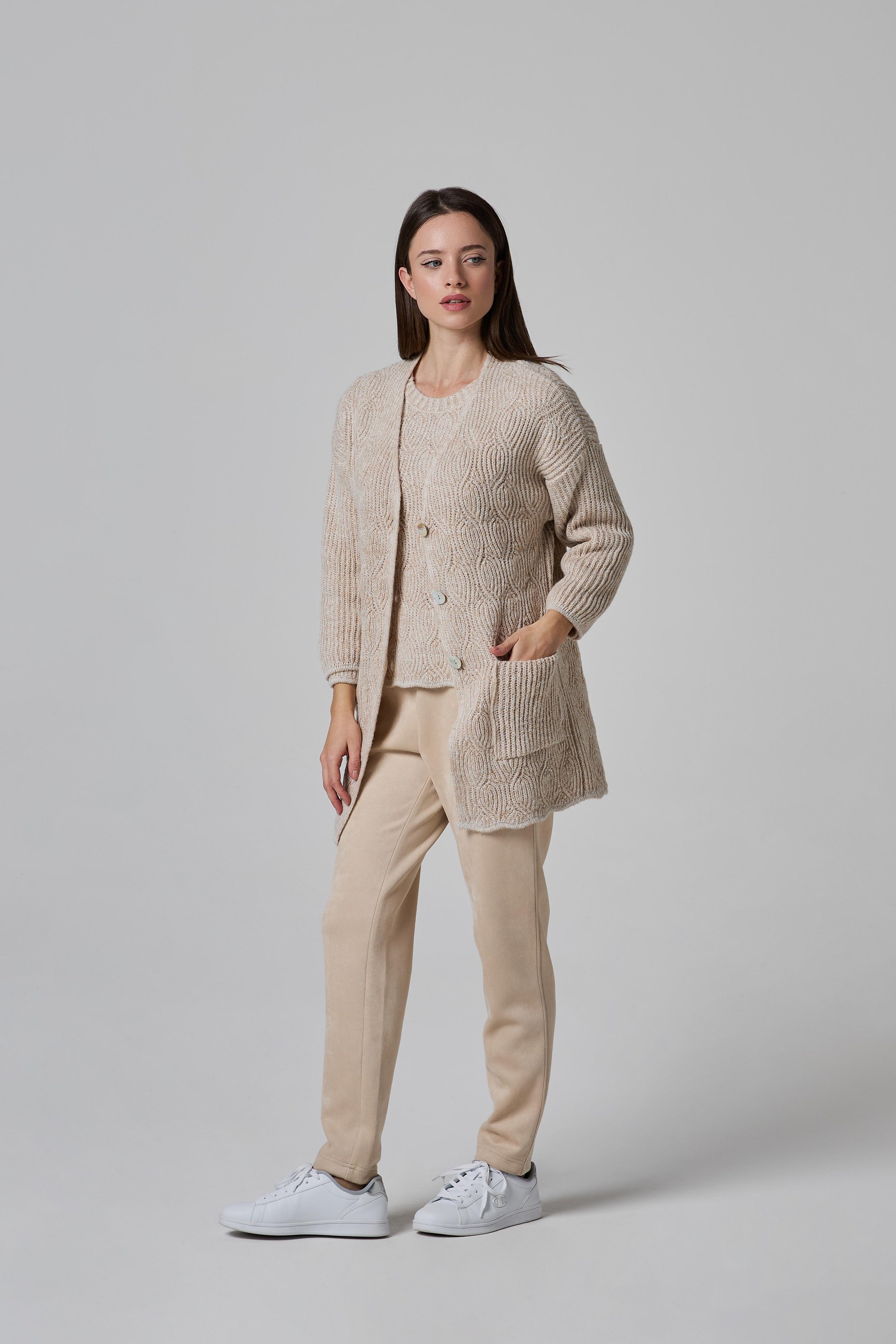 Giacca Donna Lunga in Lana e Mohair Noce/Panna con Lavorazione Vanisé e Bottoni Madreperla