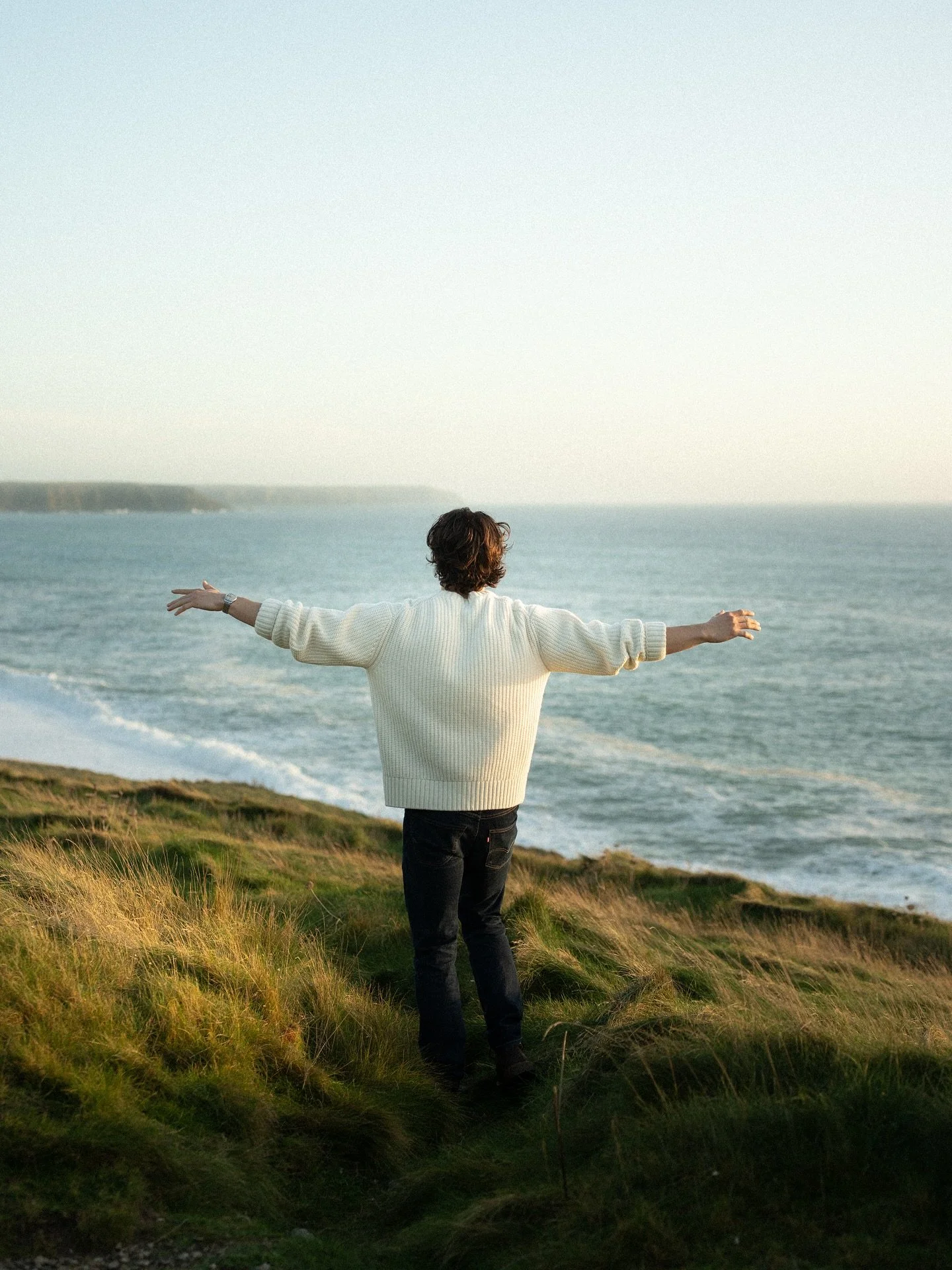 Sunny evenings by the coast in Cornwall 🌊🌾🐏🕯️🍂

#cinematicphotographeruk #ukphotographer&nbsp;#porthleven