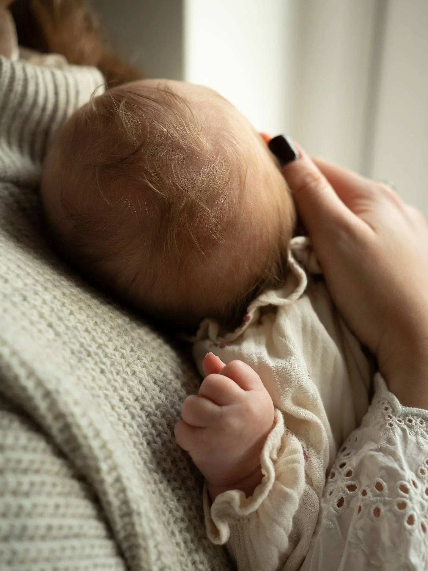 Teeny tiny feet and teeny tiny hands 🍼 Baby Maia 🤍 

#newbornphotographerchester #newbornphotographynorthwales