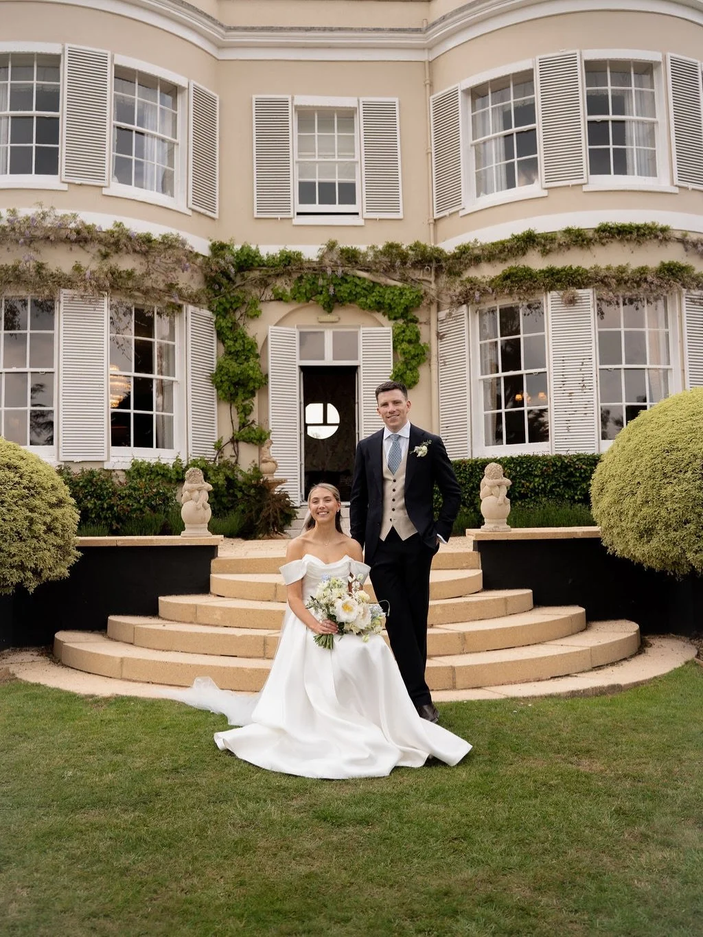 Bethaney &amp; Will at Deer Park. 
What an utterly perfect day 🤍🕊️ congratulations guys and thank you!

-
Associating @markbamforthphotography 
#cheshireweddingphotographer #northwalesweddingphotographer #deerparkweddings #deerparkdevon #springwedd